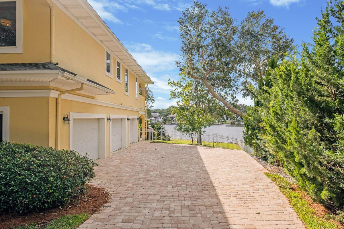 LAKE LORRAINE GARDENS - Residential