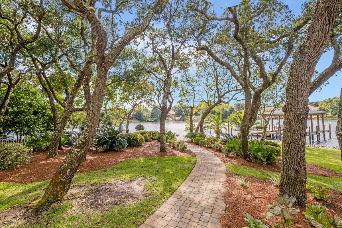 LAKE LORRAINE GARDENS - Residential