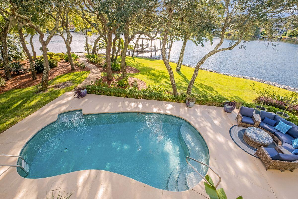 LAKE LORRAINE GARDENS - Residential