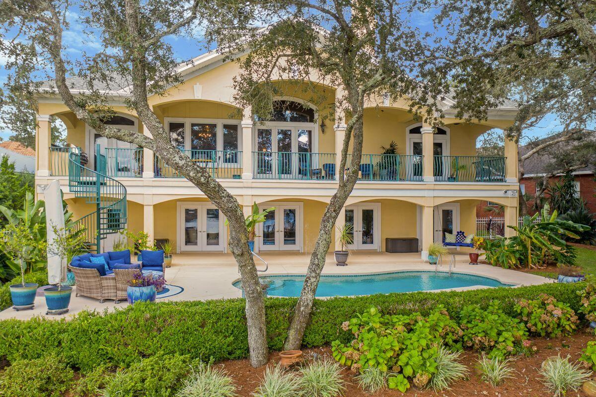 LAKE LORRAINE GARDENS - Residential