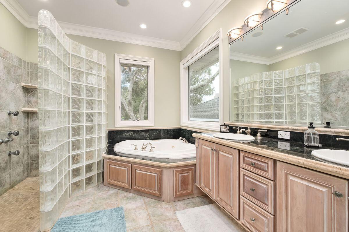 LAKE LORRAINE GARDENS - Residential