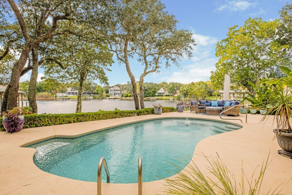 LAKE LORRAINE GARDENS - Residential