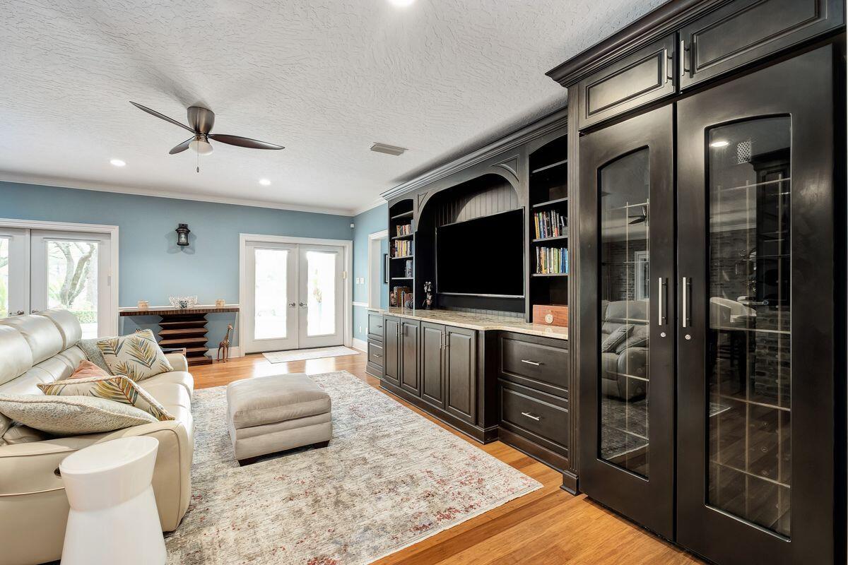 LAKE LORRAINE GARDENS - Residential