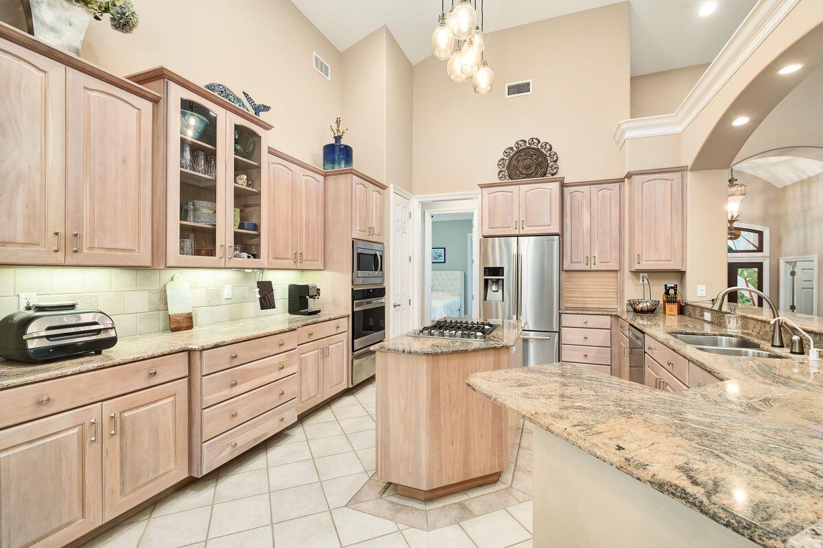 LAKE LORRAINE GARDENS - Residential