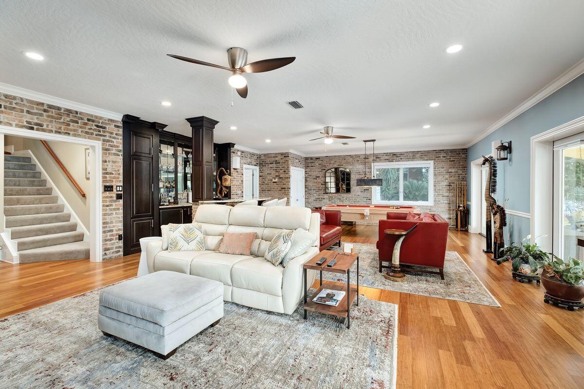 LAKE LORRAINE GARDENS - Residential