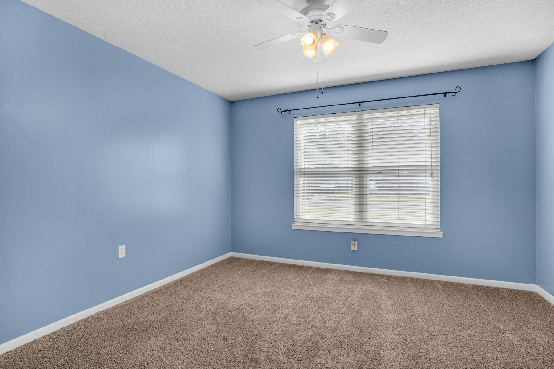 KELLY HILL ESTATES - Residential Lease