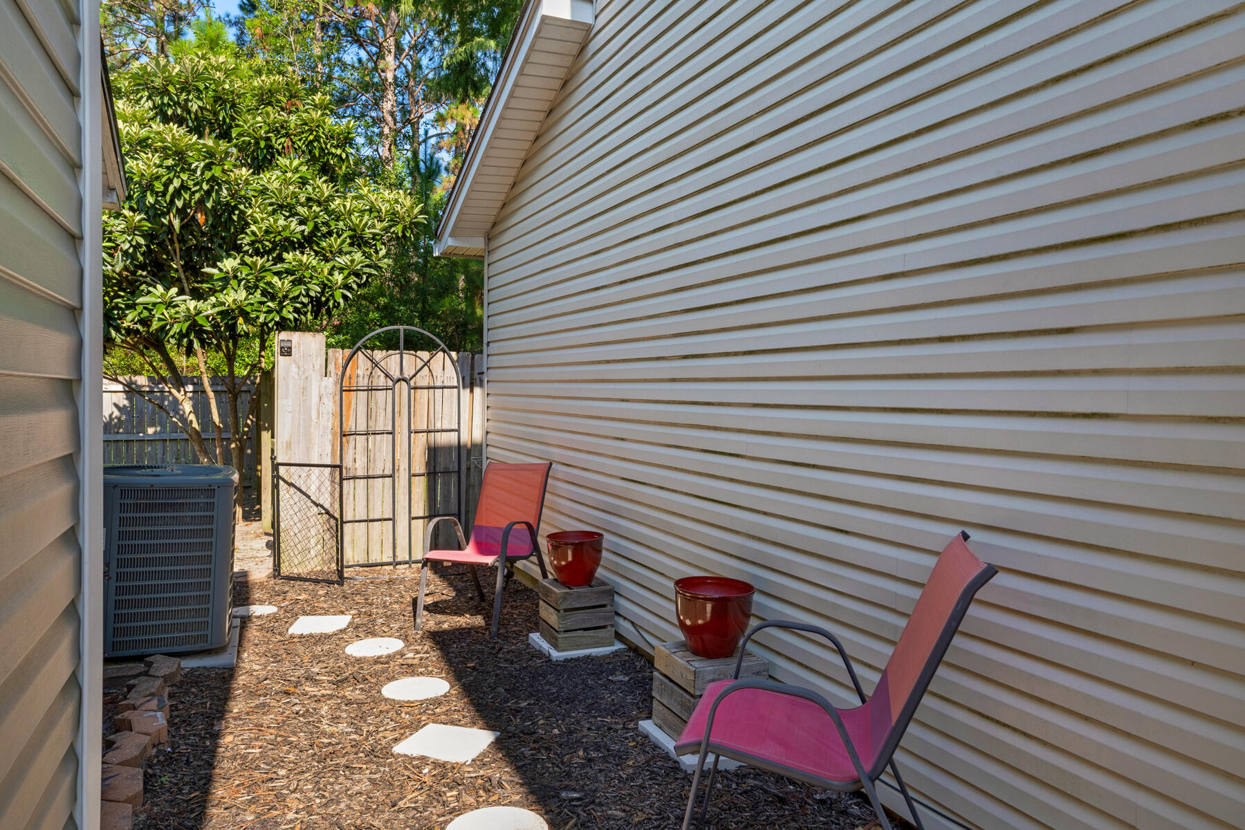 KELLY HILL ESTATES - Residential Lease