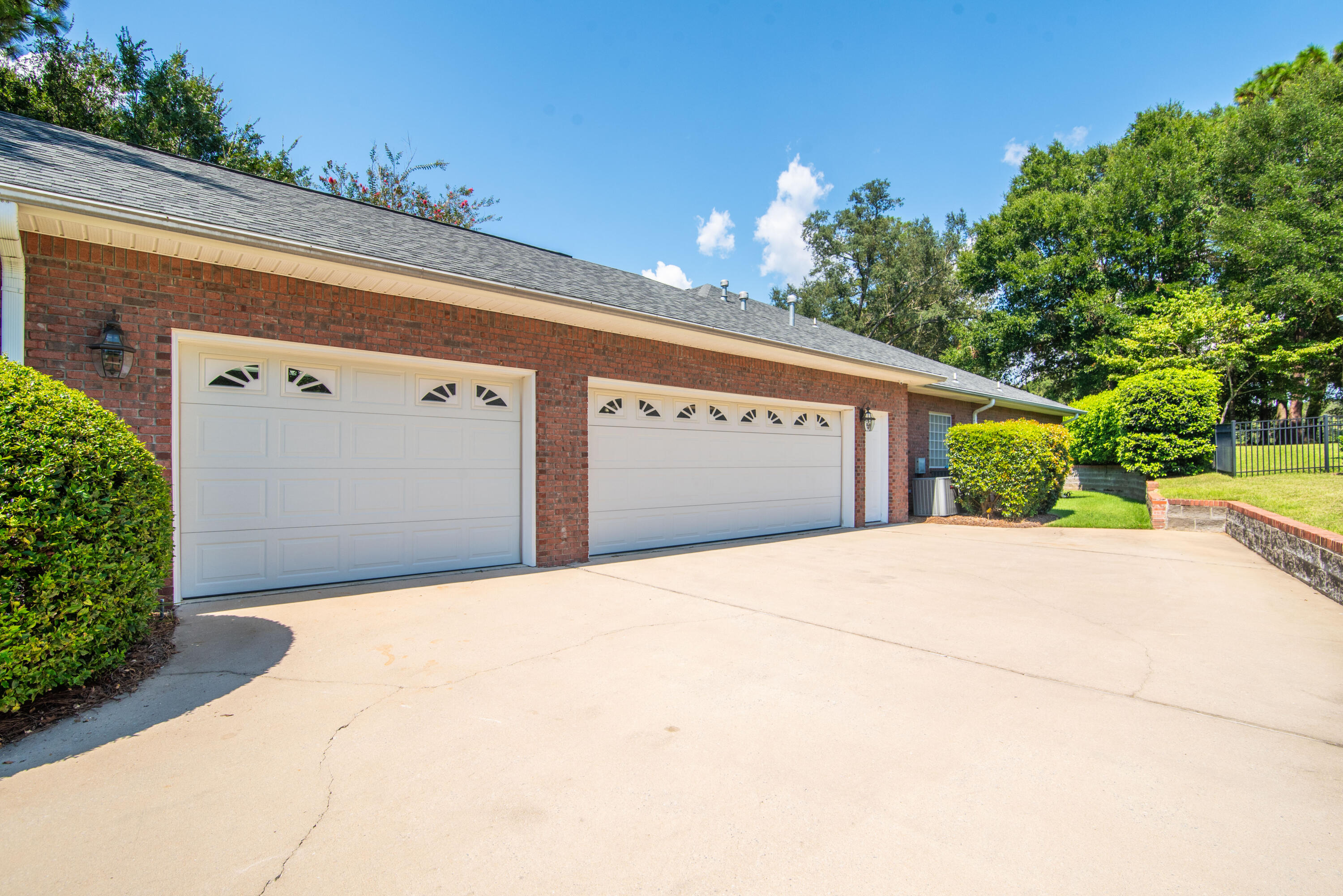 ROCKY BAYOU COUNTRY CLUB ESTATES 9 - Residential