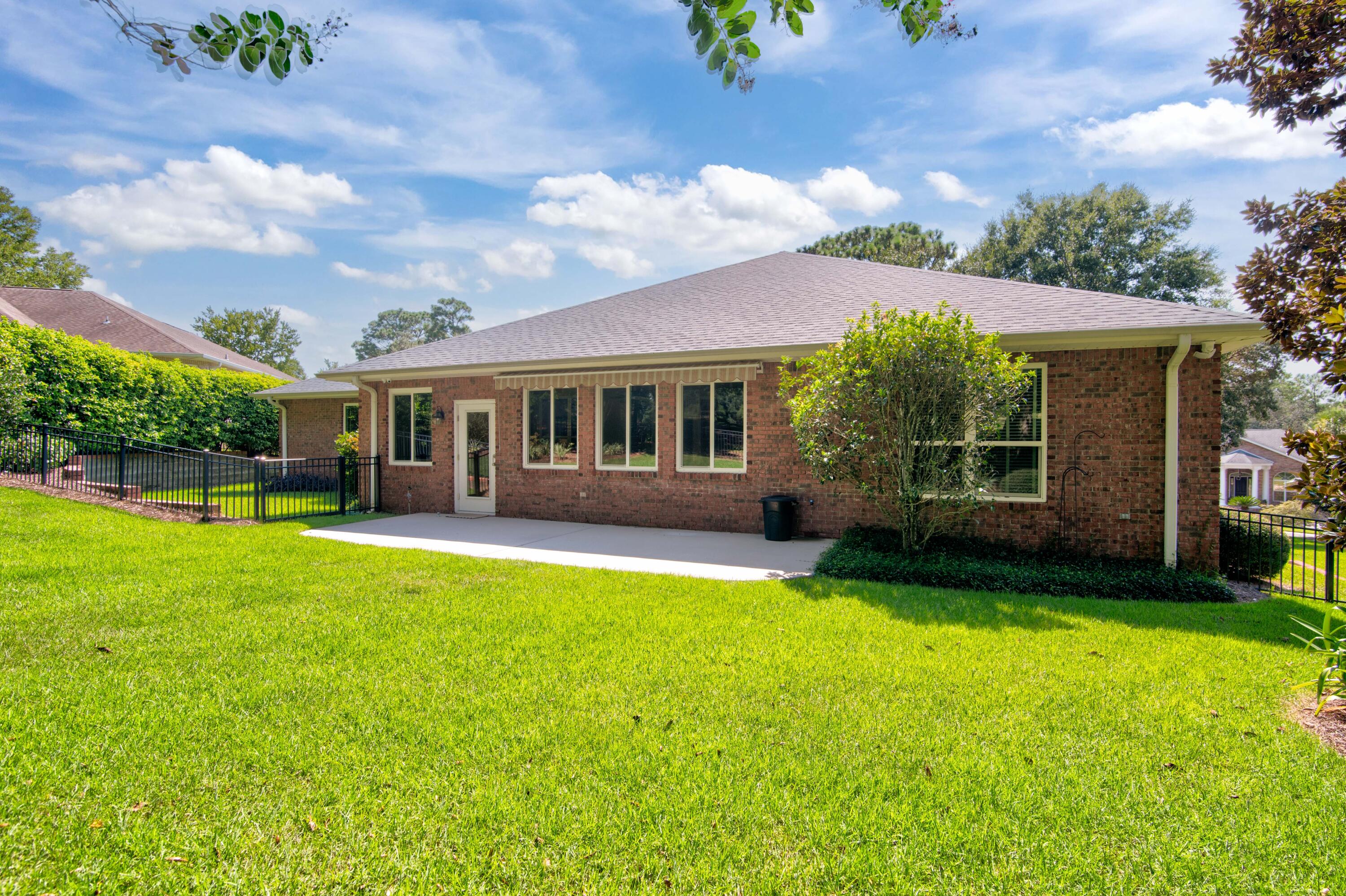 ROCKY BAYOU COUNTRY CLUB ESTATES 9 - Residential