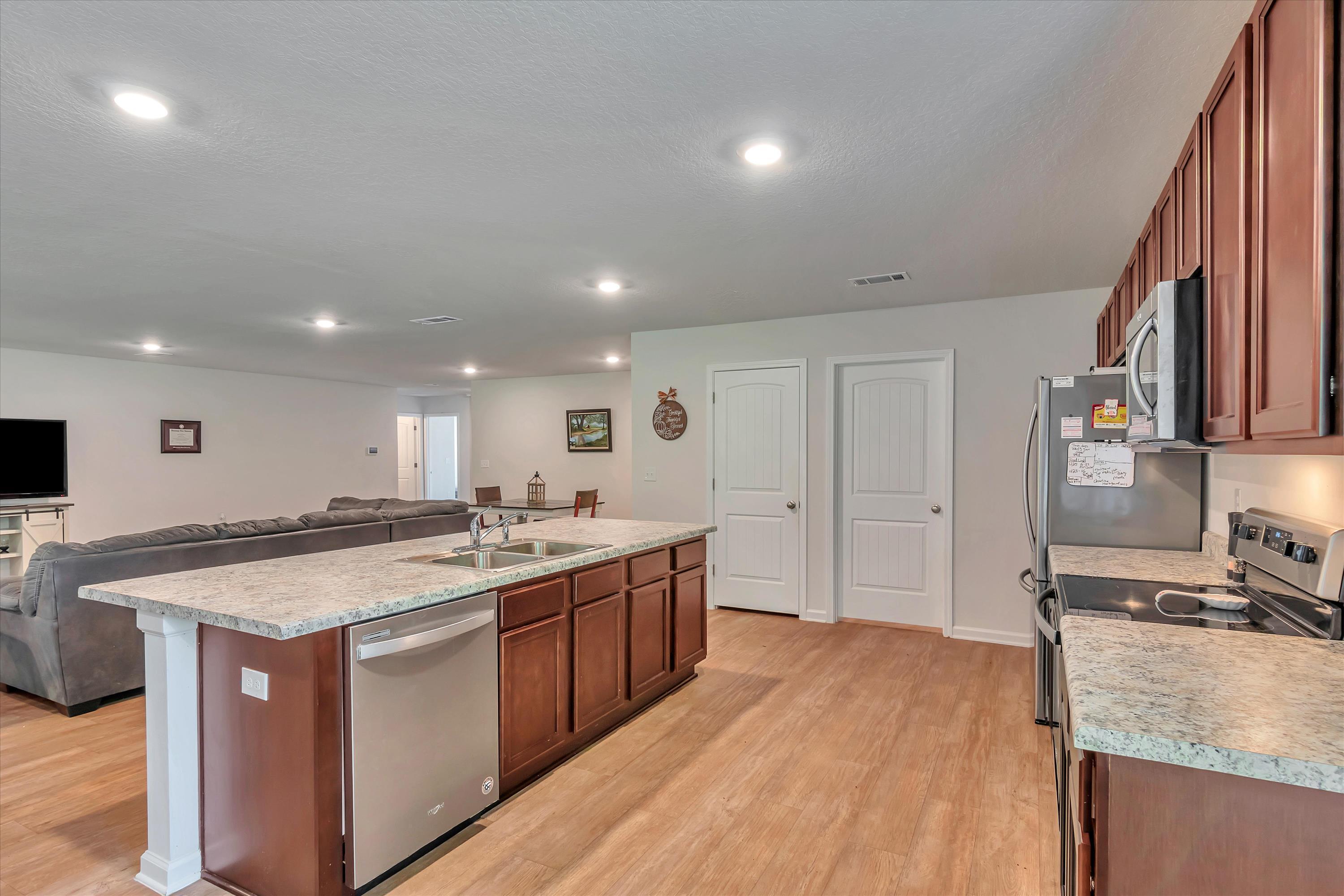 ASHTIN ESTATES - Residential