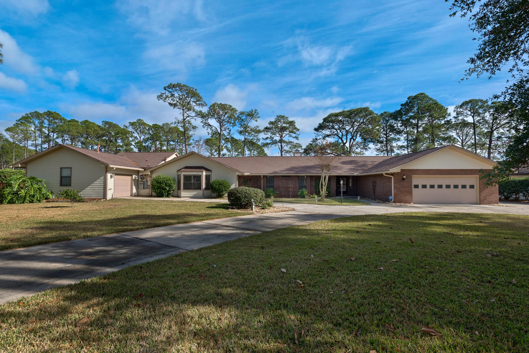 DOLPHIN POINT ESTATES - Residential