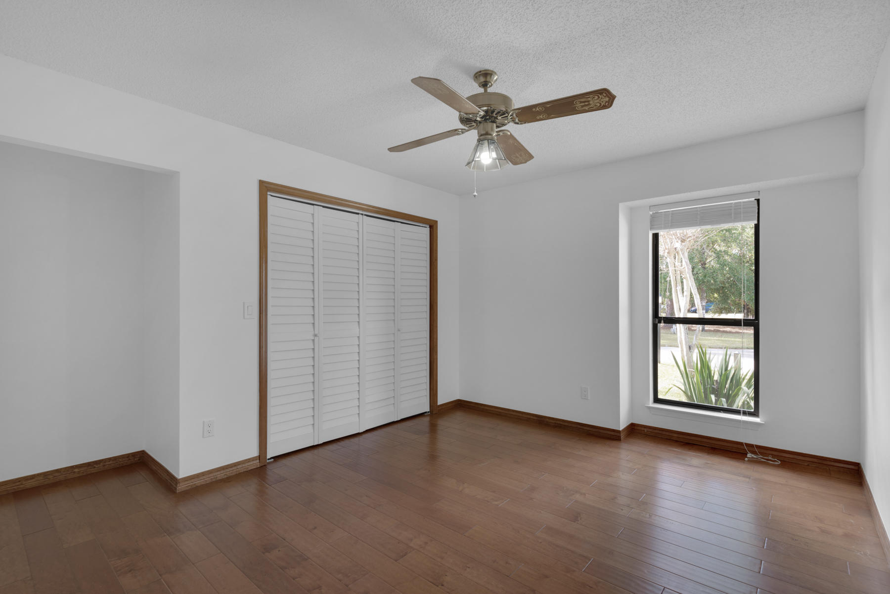 DOLPHIN POINT ESTATES - Residential