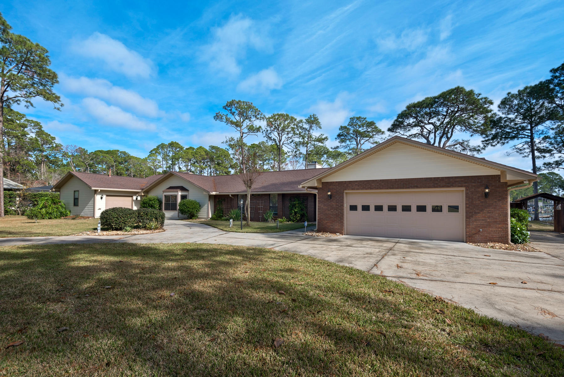 DOLPHIN POINT ESTATES - Residential