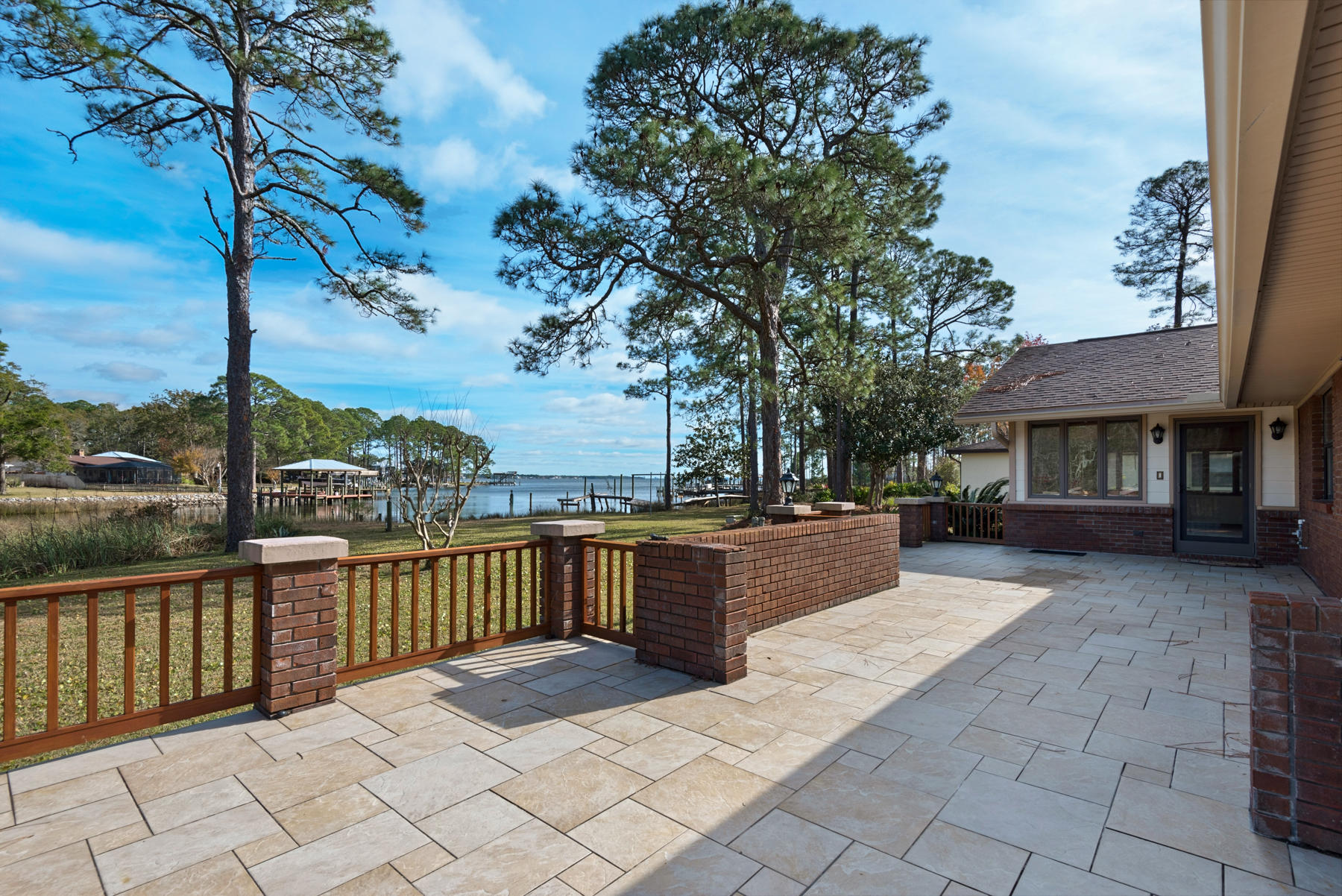 DOLPHIN POINT ESTATES - Residential
