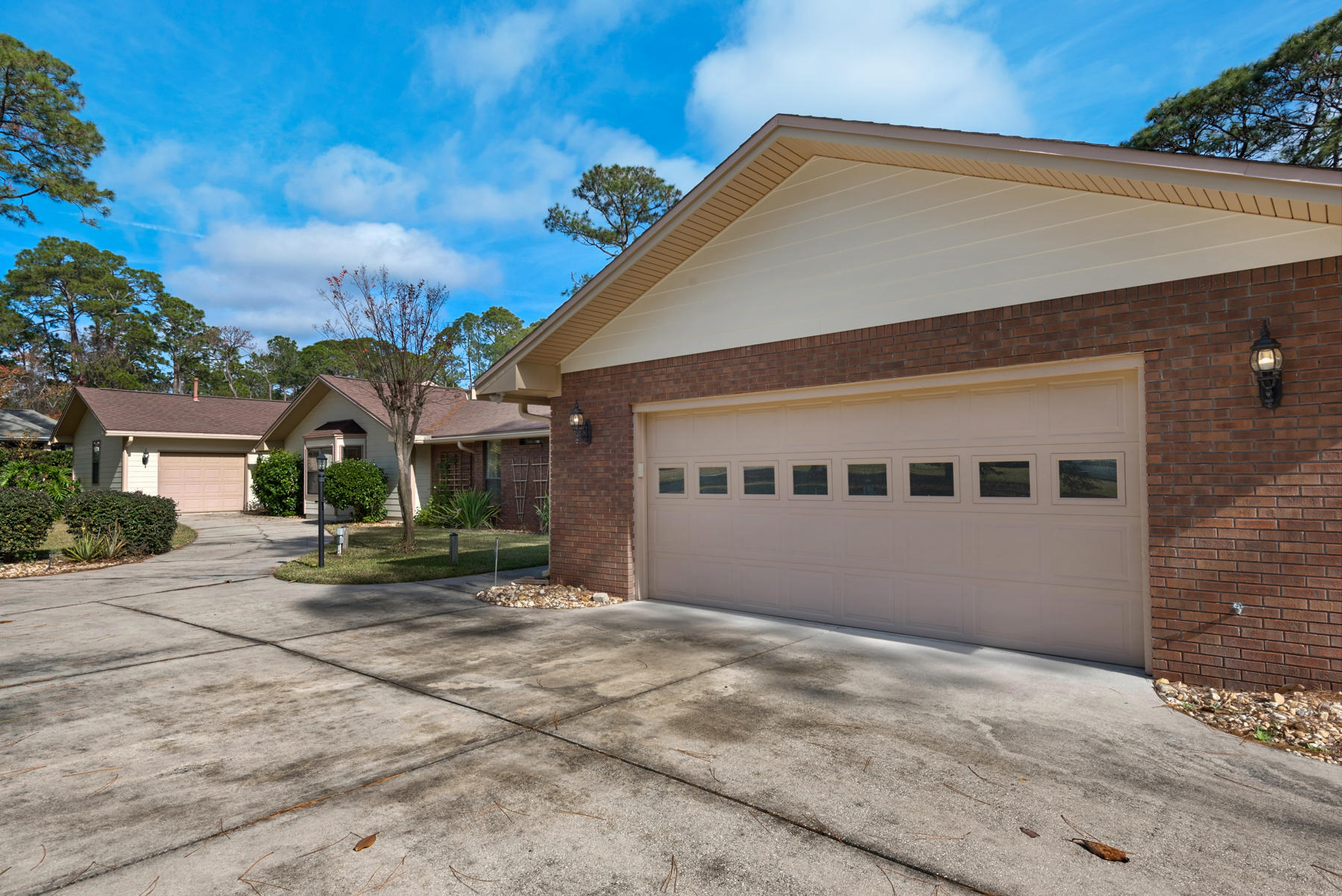 DOLPHIN POINT ESTATES - Residential
