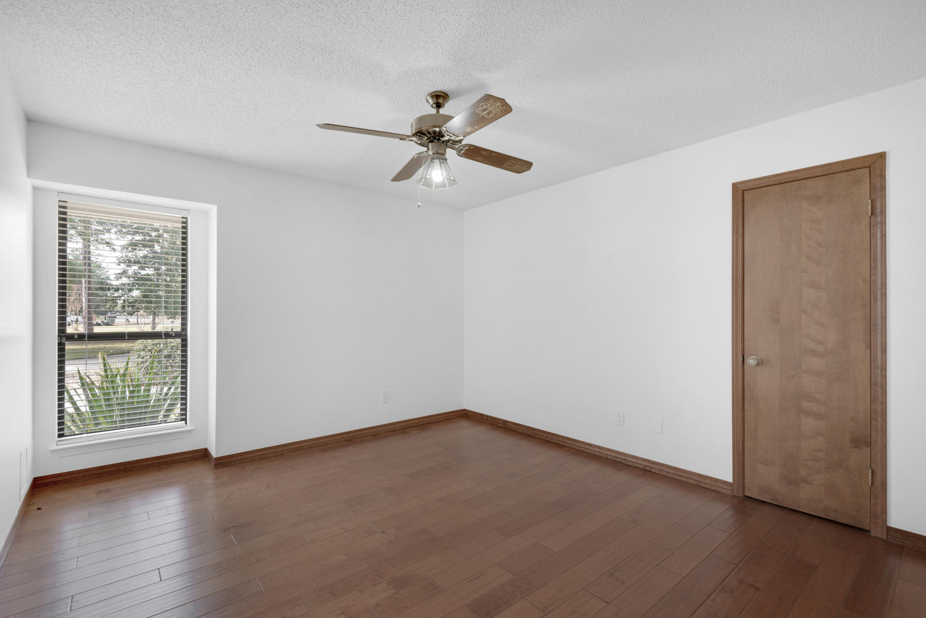 DOLPHIN POINT ESTATES - Residential
