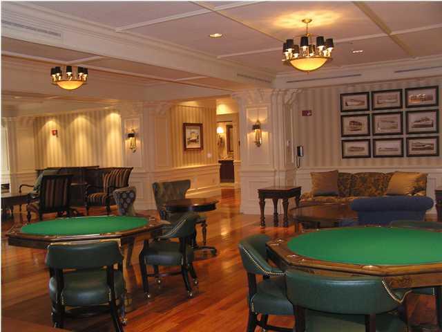 EMERALD GRANDE - Residential