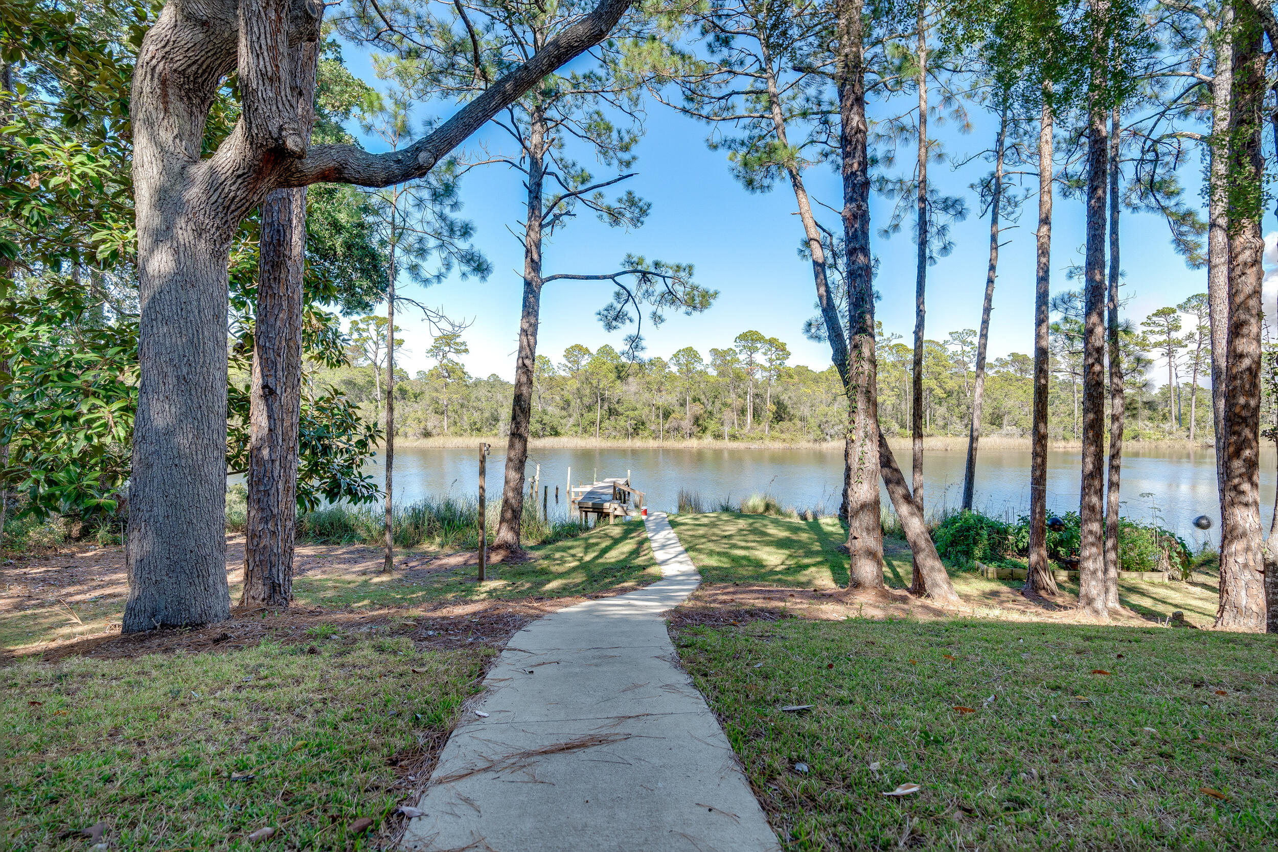 LAKE SHORE ESTATES - Residential