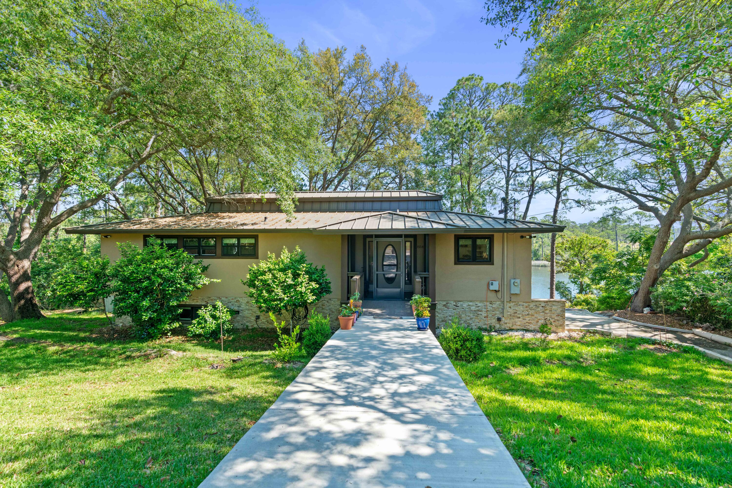 LAKE SHORE ESTATES - Residential