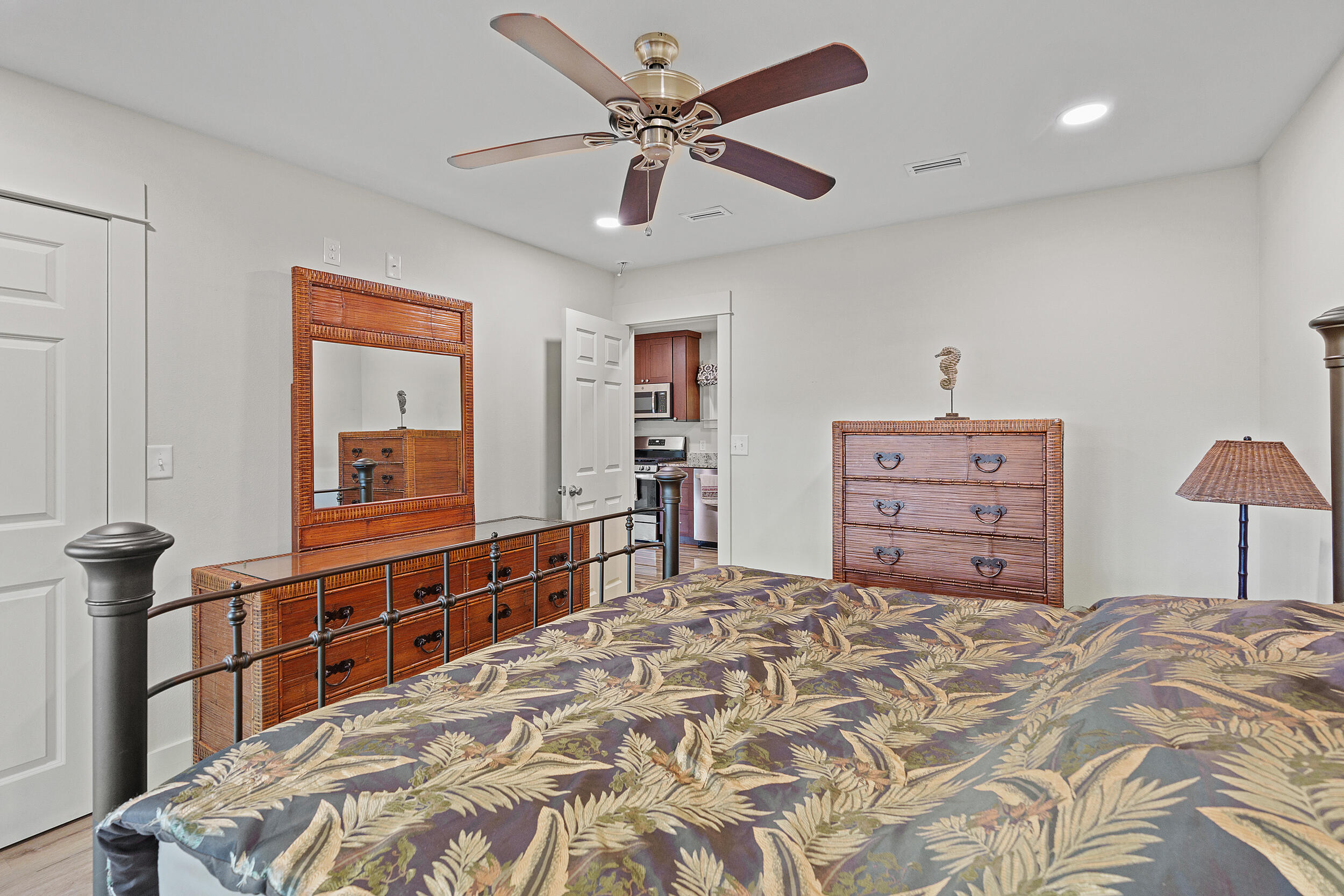 LAKE SHORE ESTATES - Residential