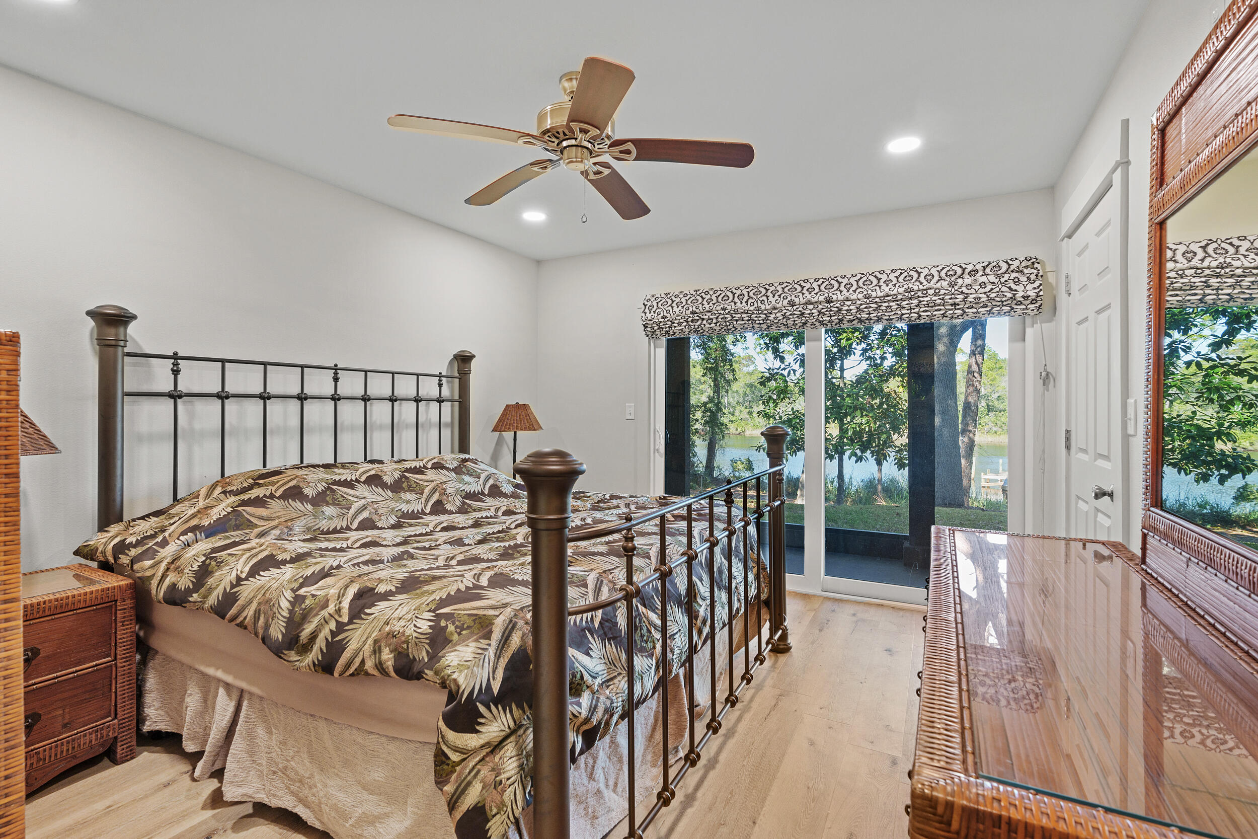 LAKE SHORE ESTATES - Residential