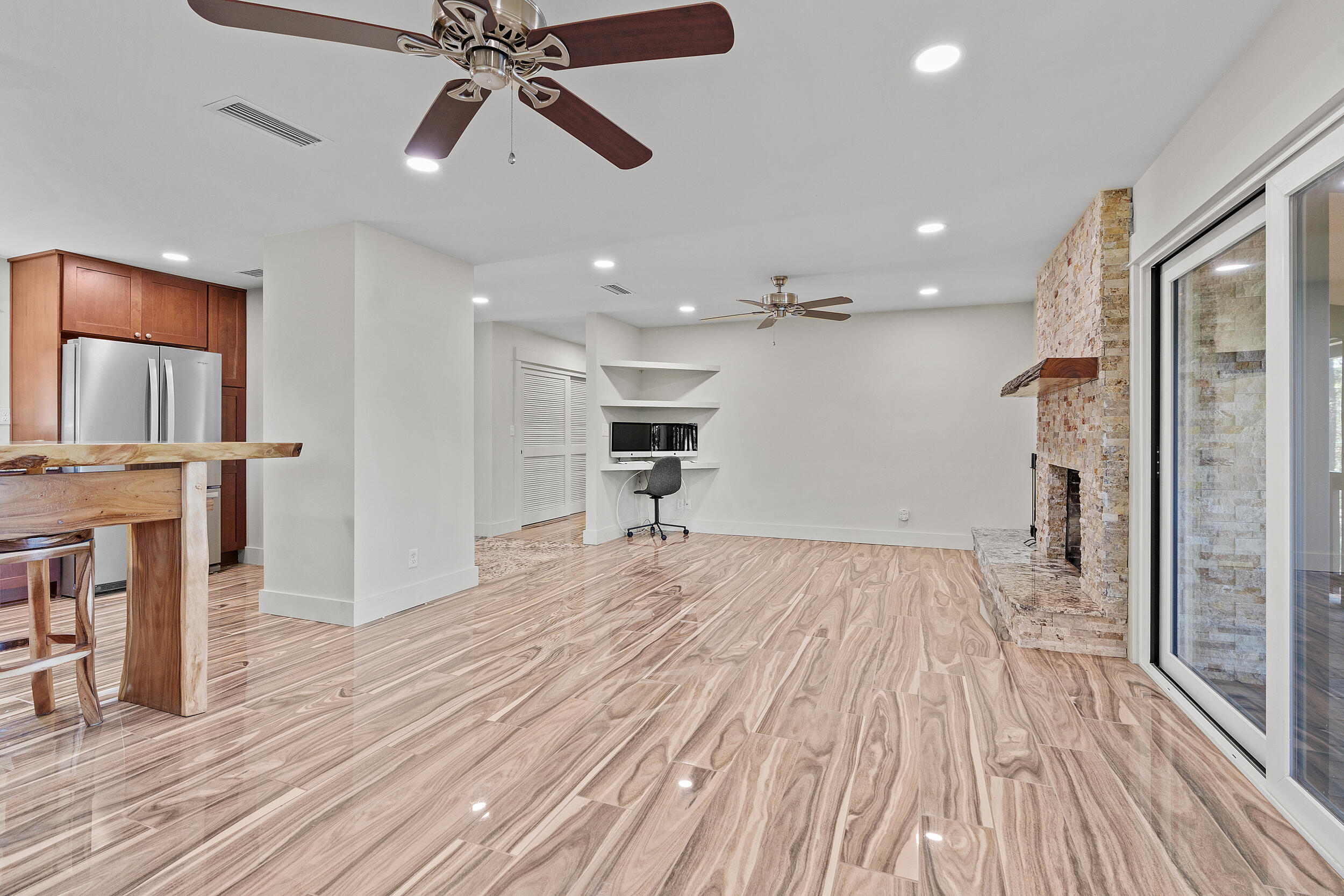 LAKE SHORE ESTATES - Residential