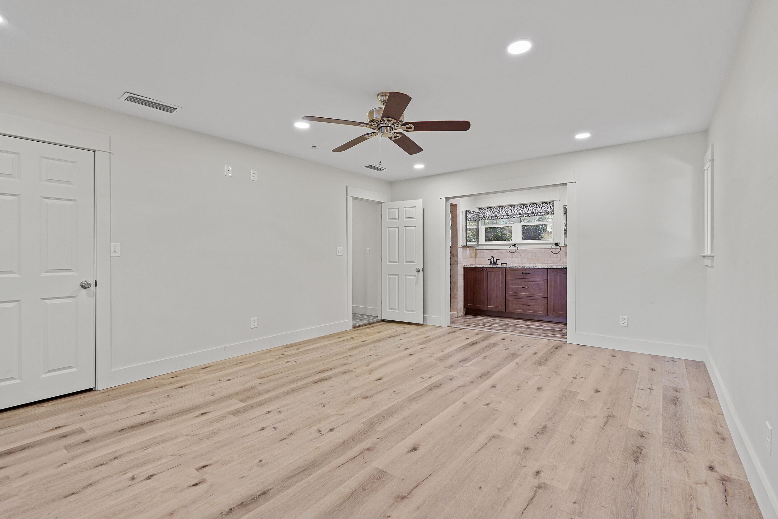 LAKE SHORE ESTATES - Residential