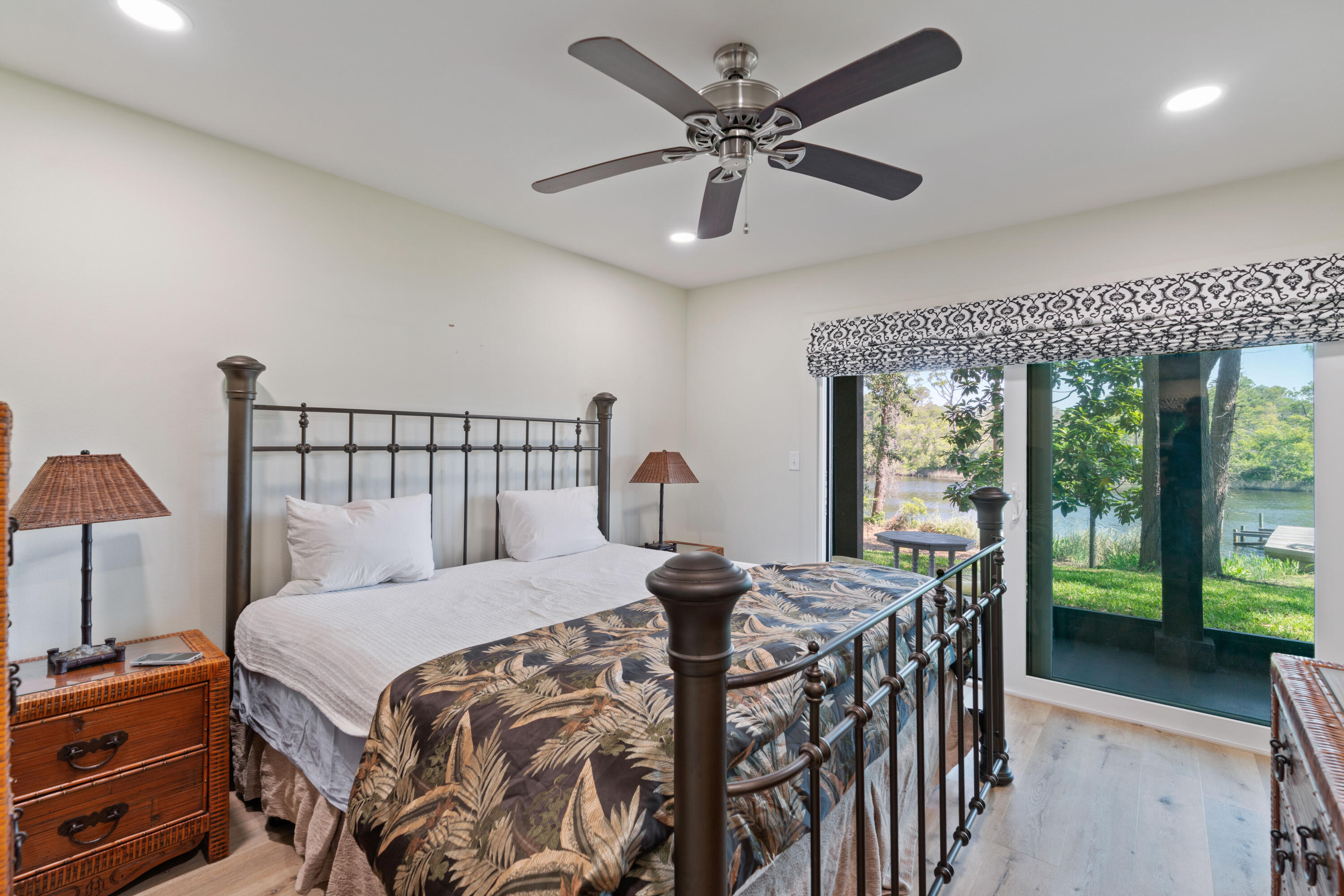 LAKE SHORE ESTATES - Residential