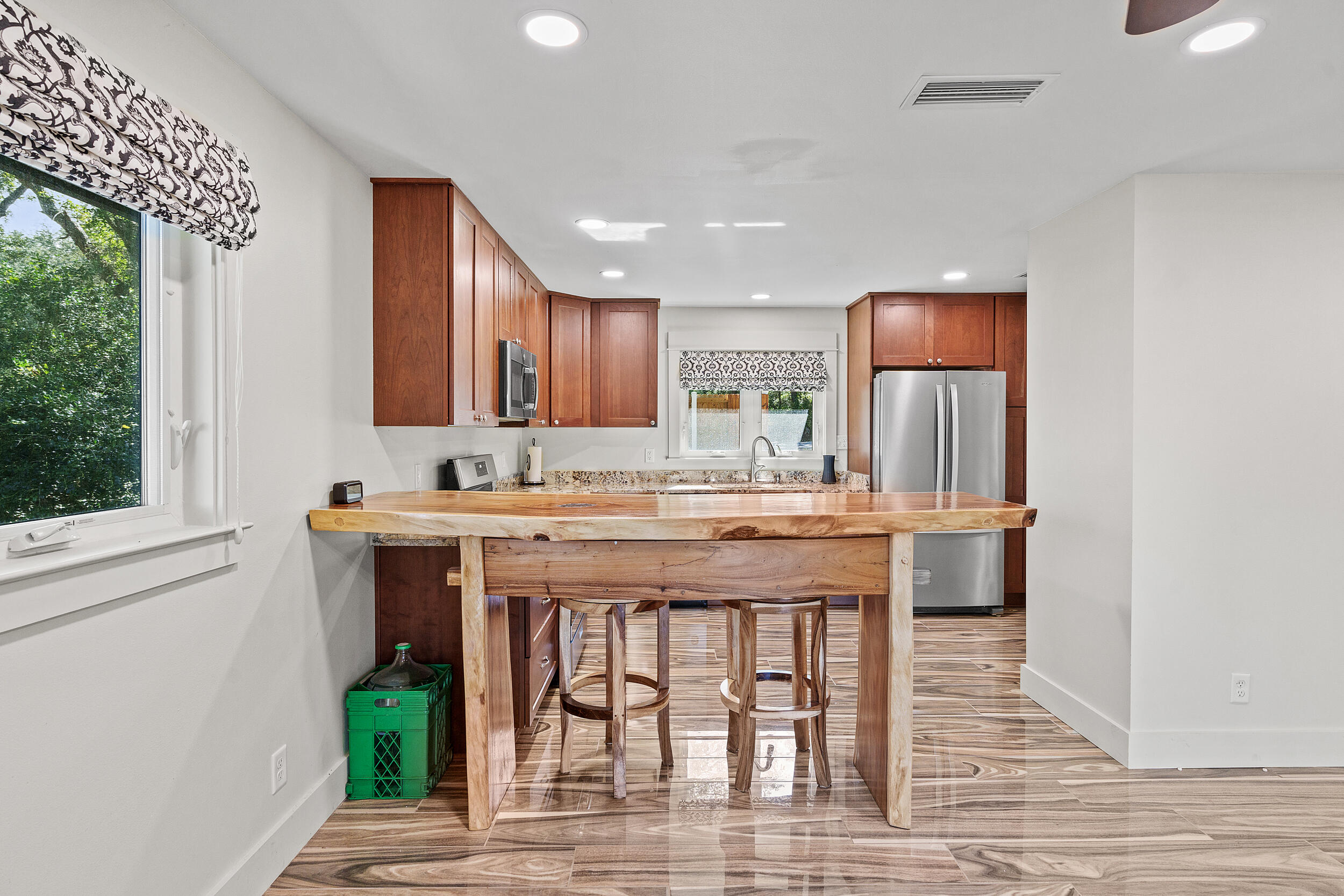 LAKE SHORE ESTATES - Residential