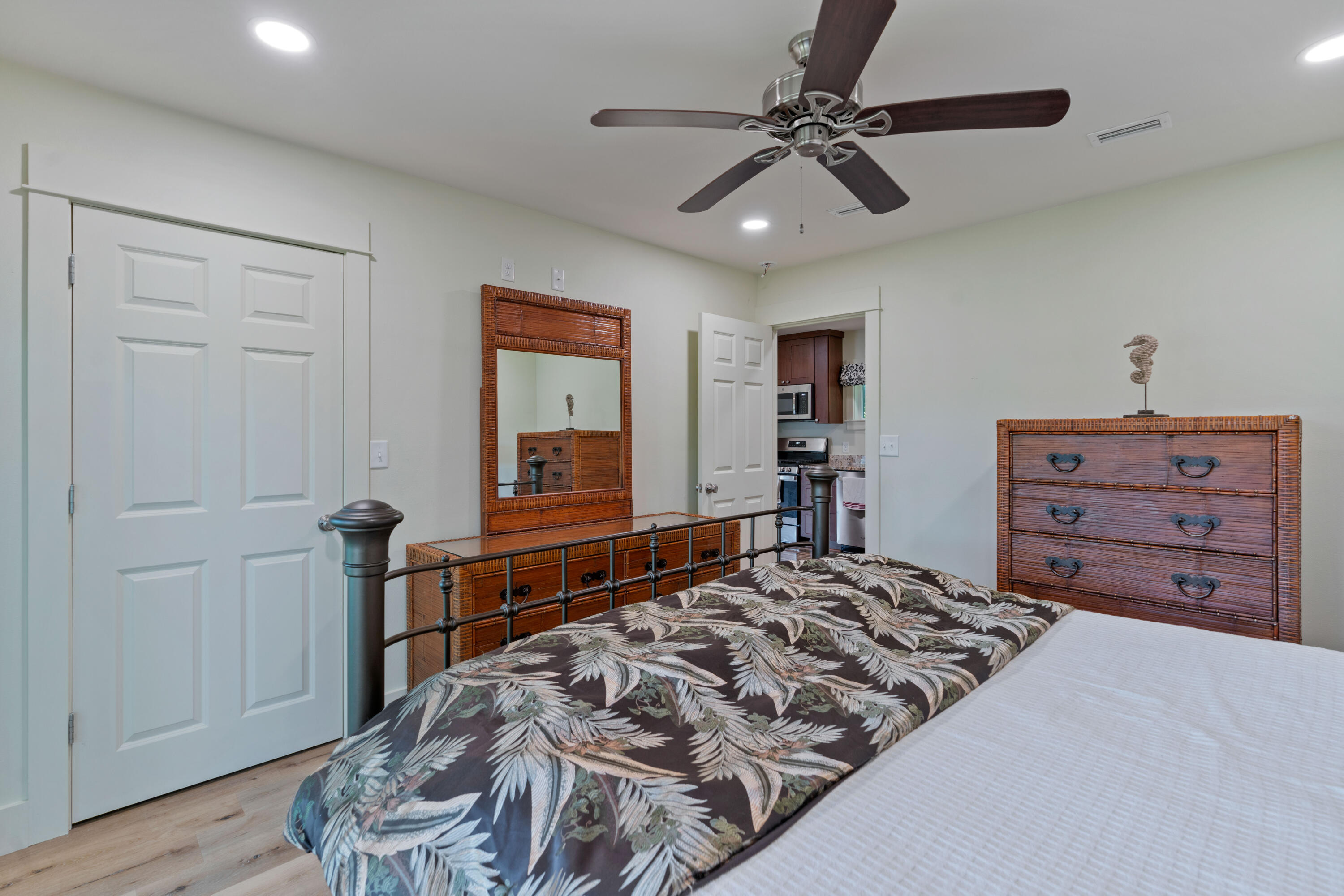 LAKE SHORE ESTATES - Residential