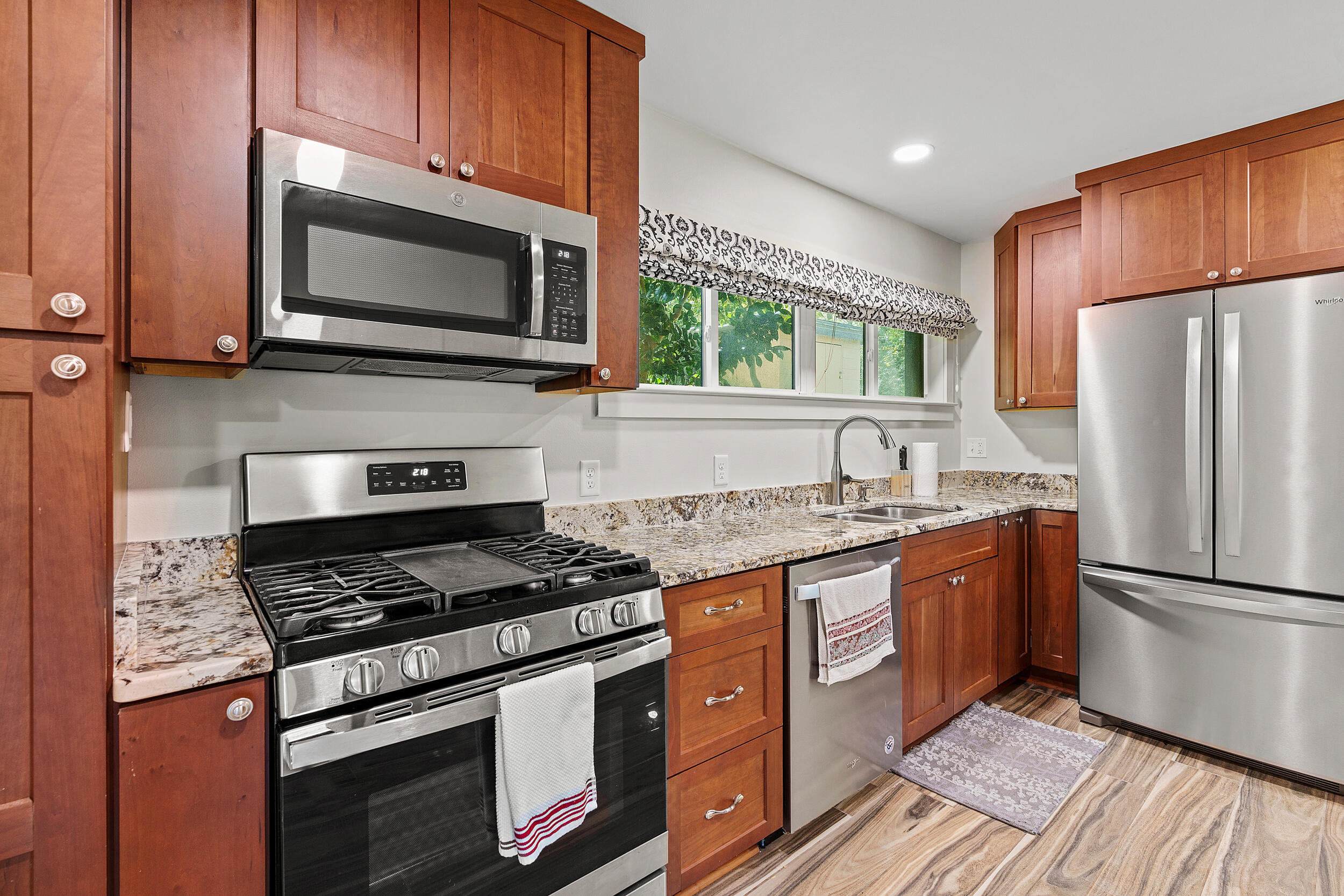 LAKE SHORE ESTATES - Residential