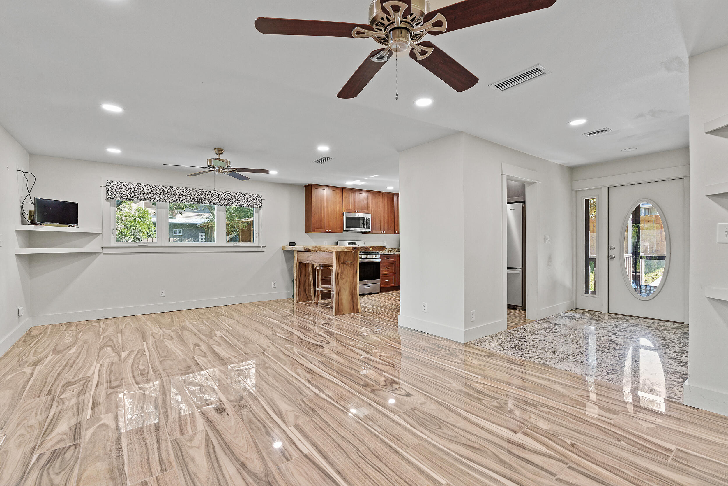 LAKE SHORE ESTATES - Residential