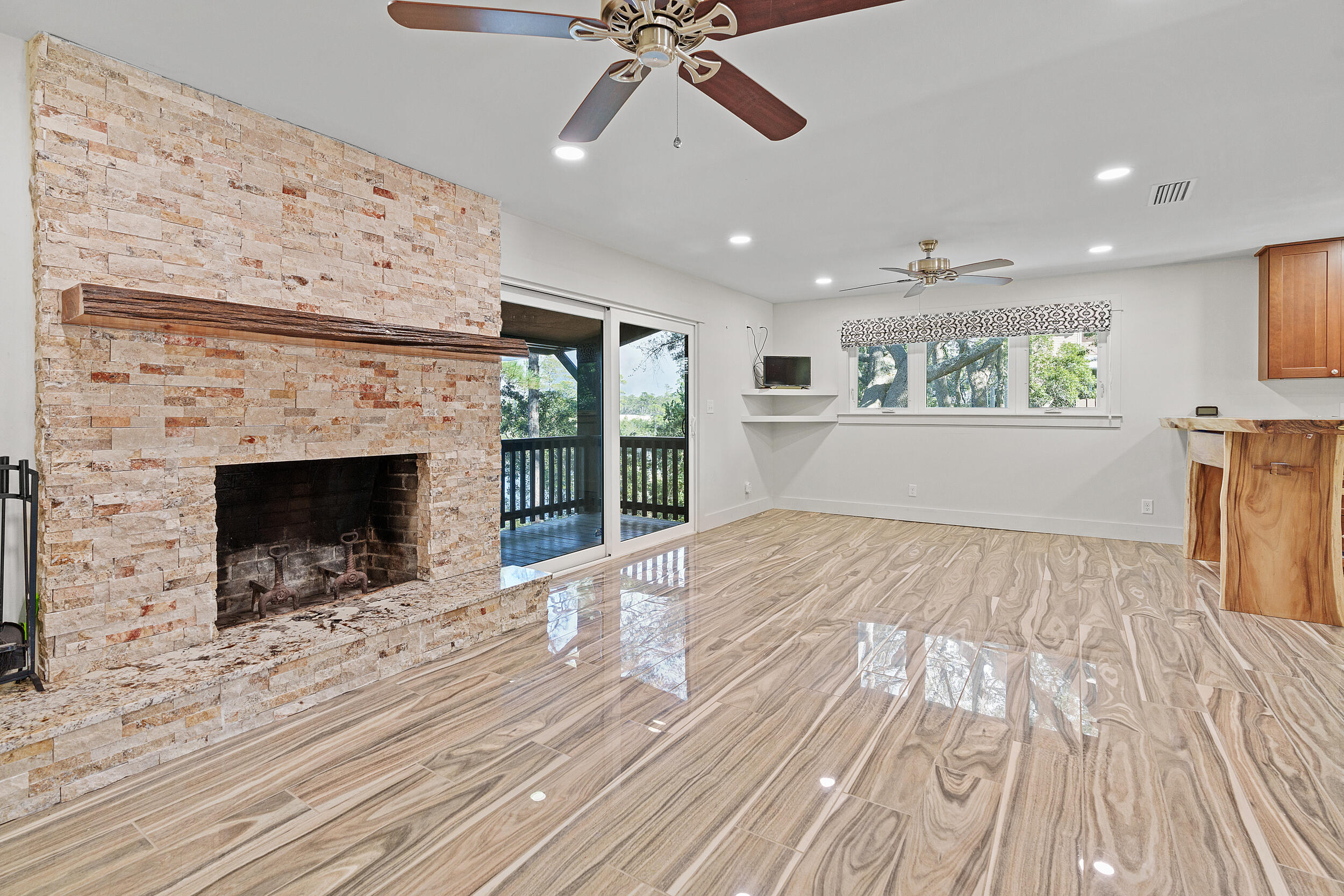 LAKE SHORE ESTATES - Residential