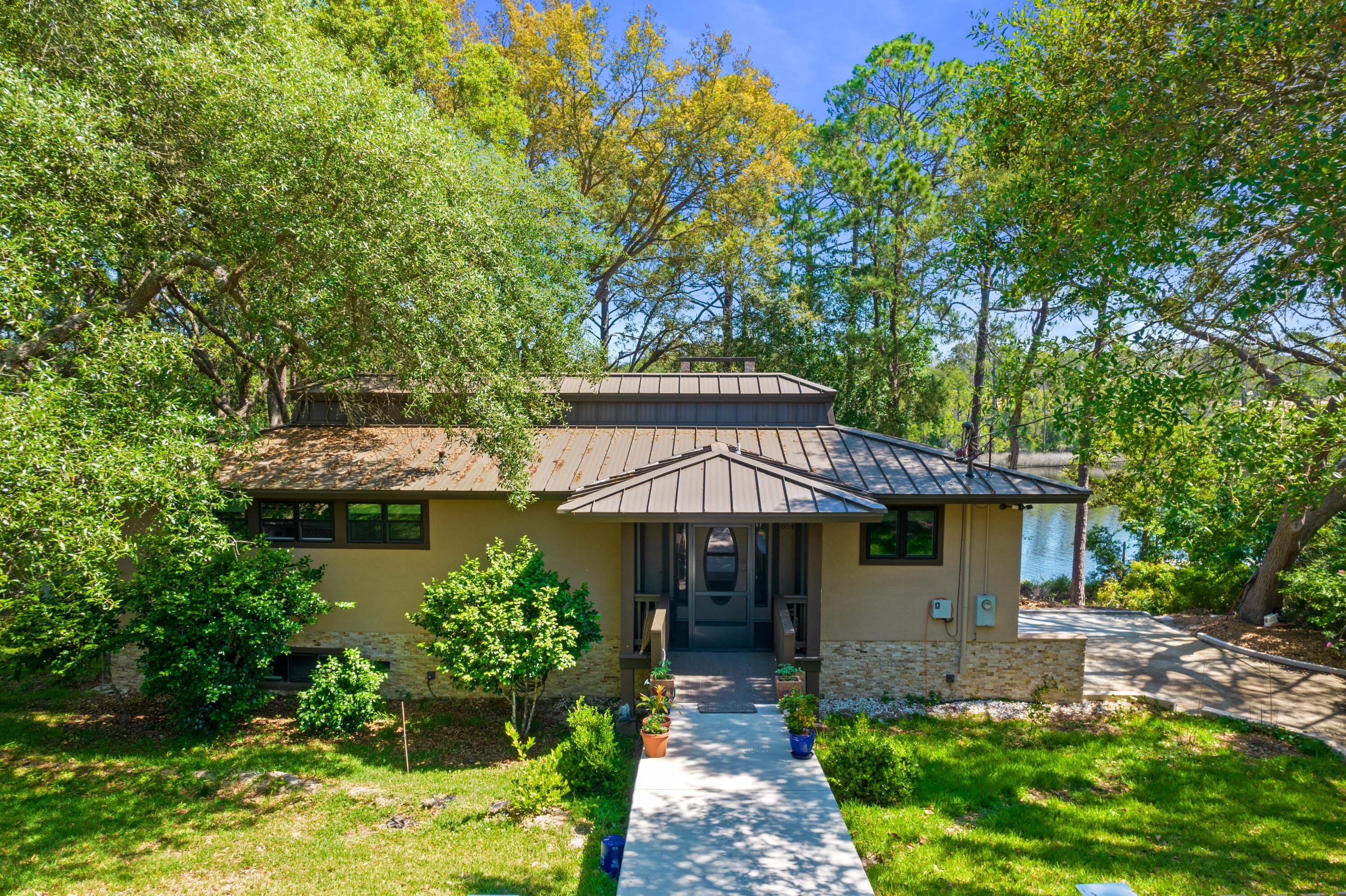 LAKE SHORE ESTATES - Residential