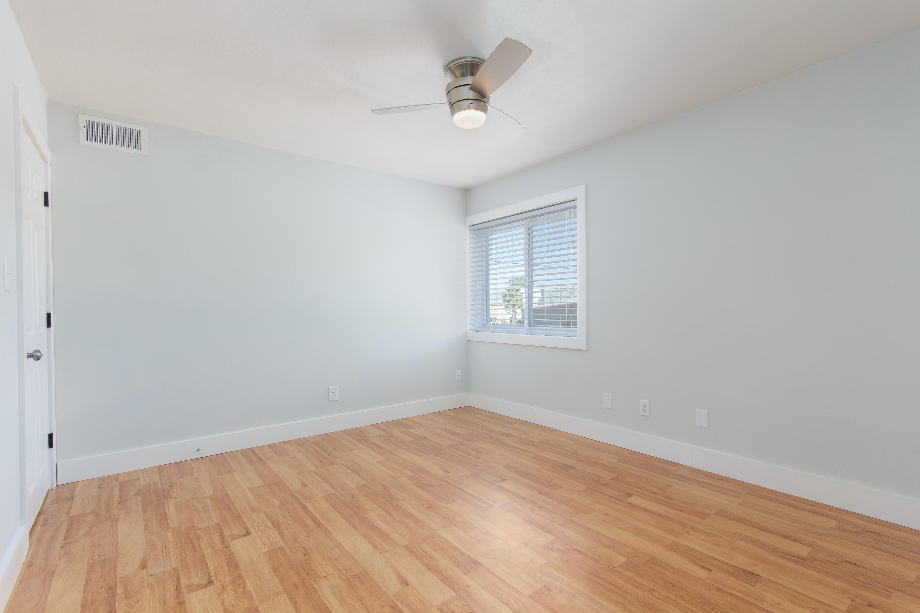 FINISTERRA CONDO - Residential