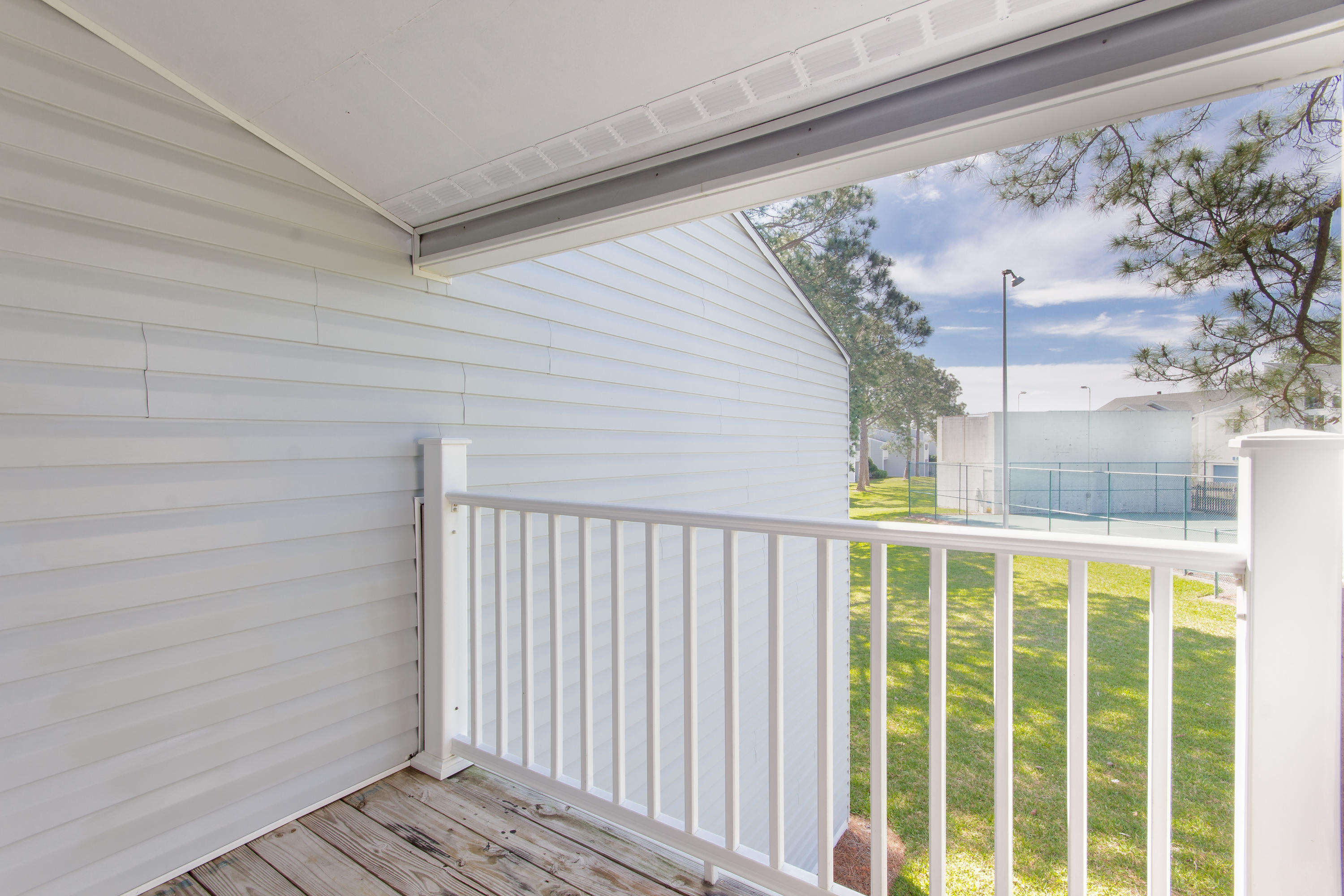 FINISTERRA CONDO - Residential