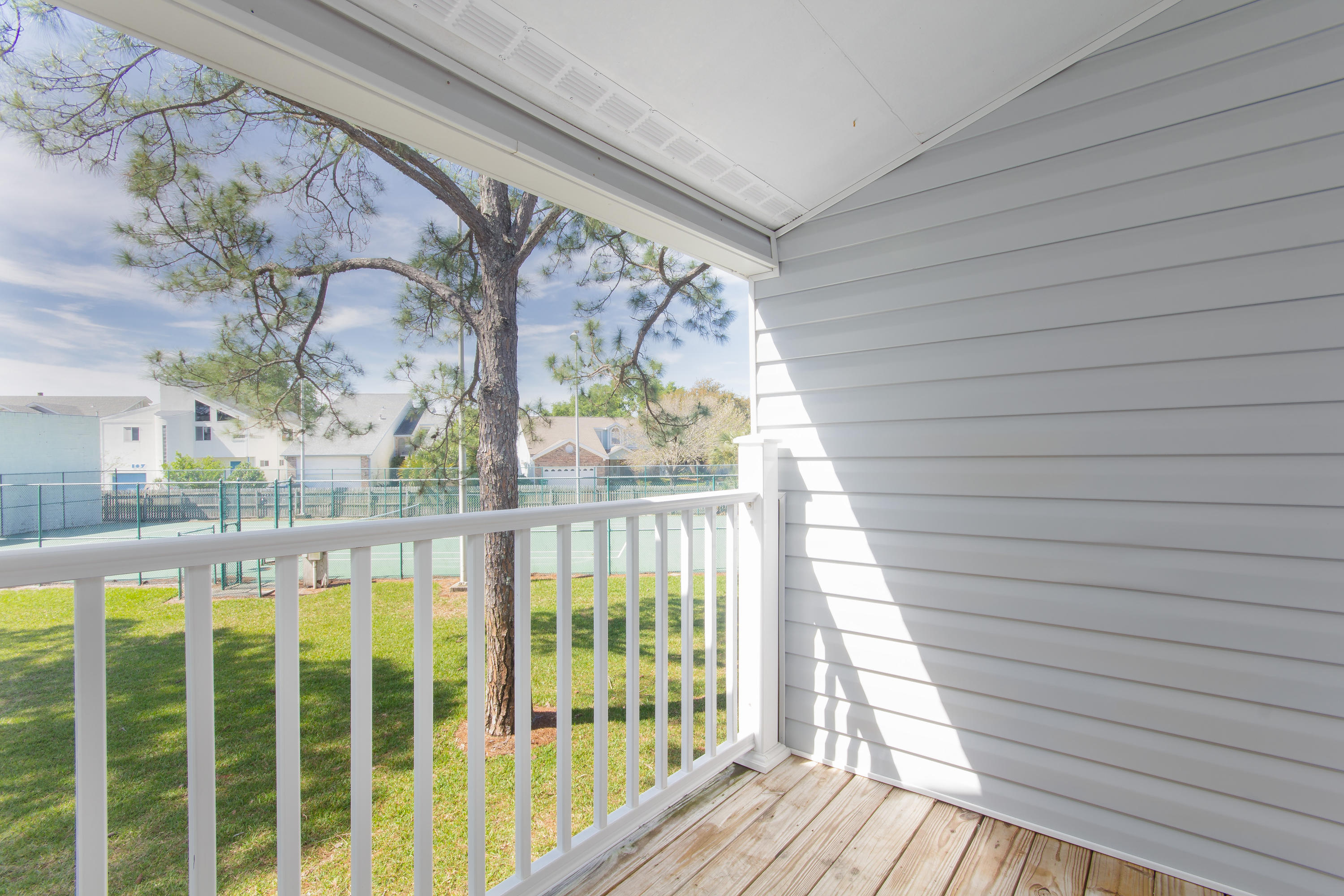 FINISTERRA CONDO - Residential