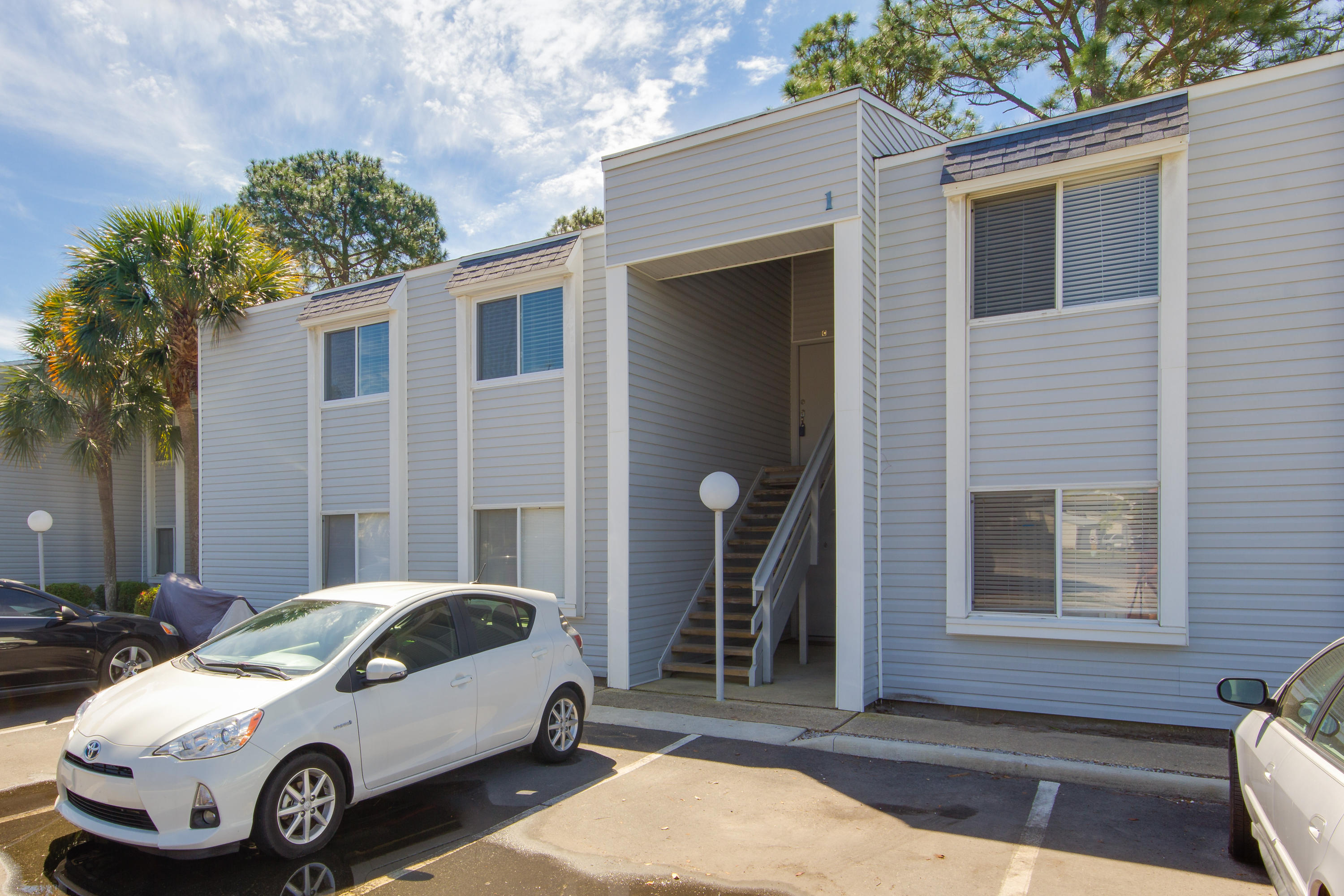 FINISTERRA CONDO - Residential