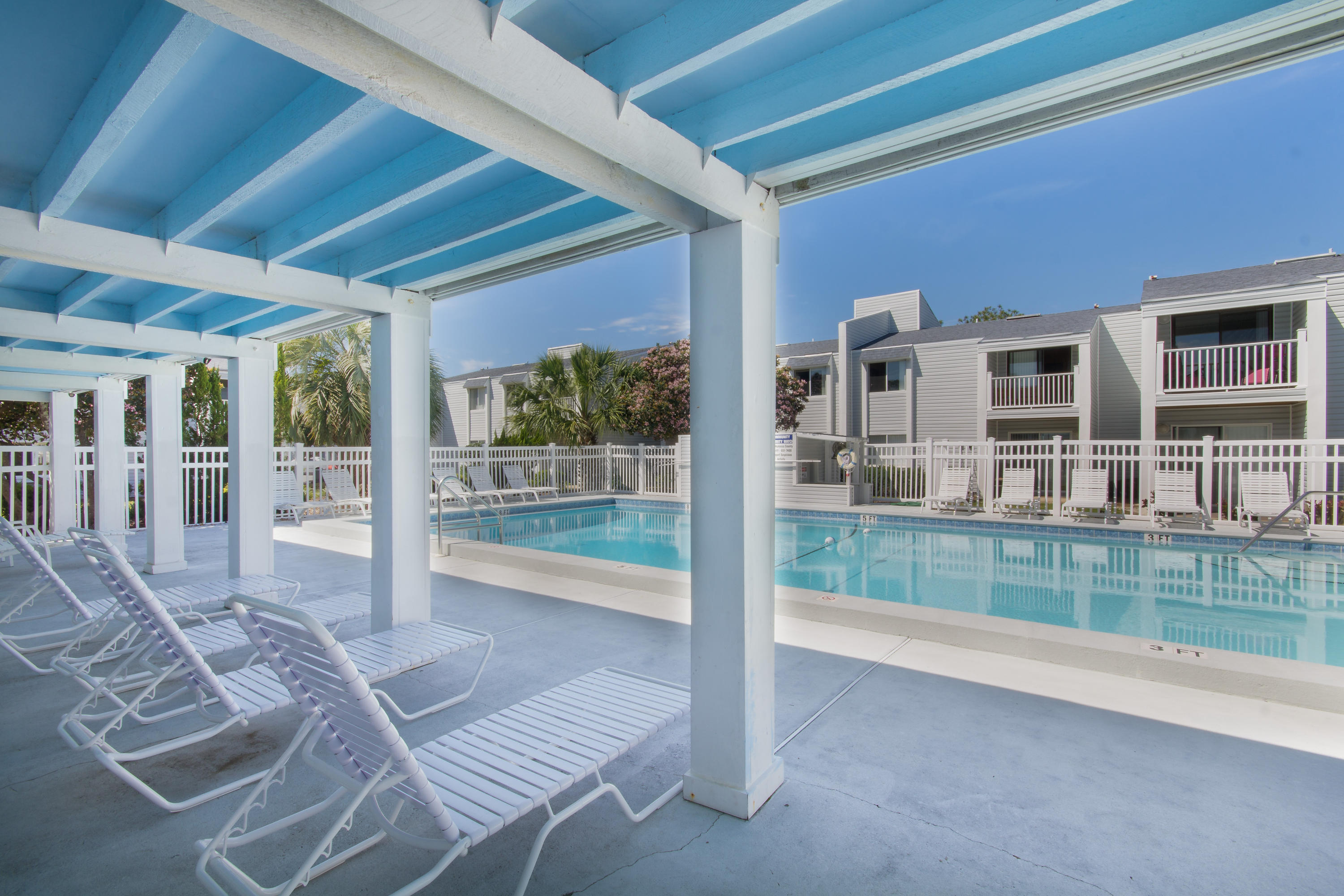 FINISTERRA CONDO - Residential