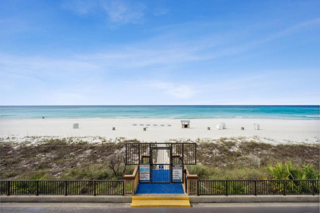 AQUAVISTA CONDO - Residential