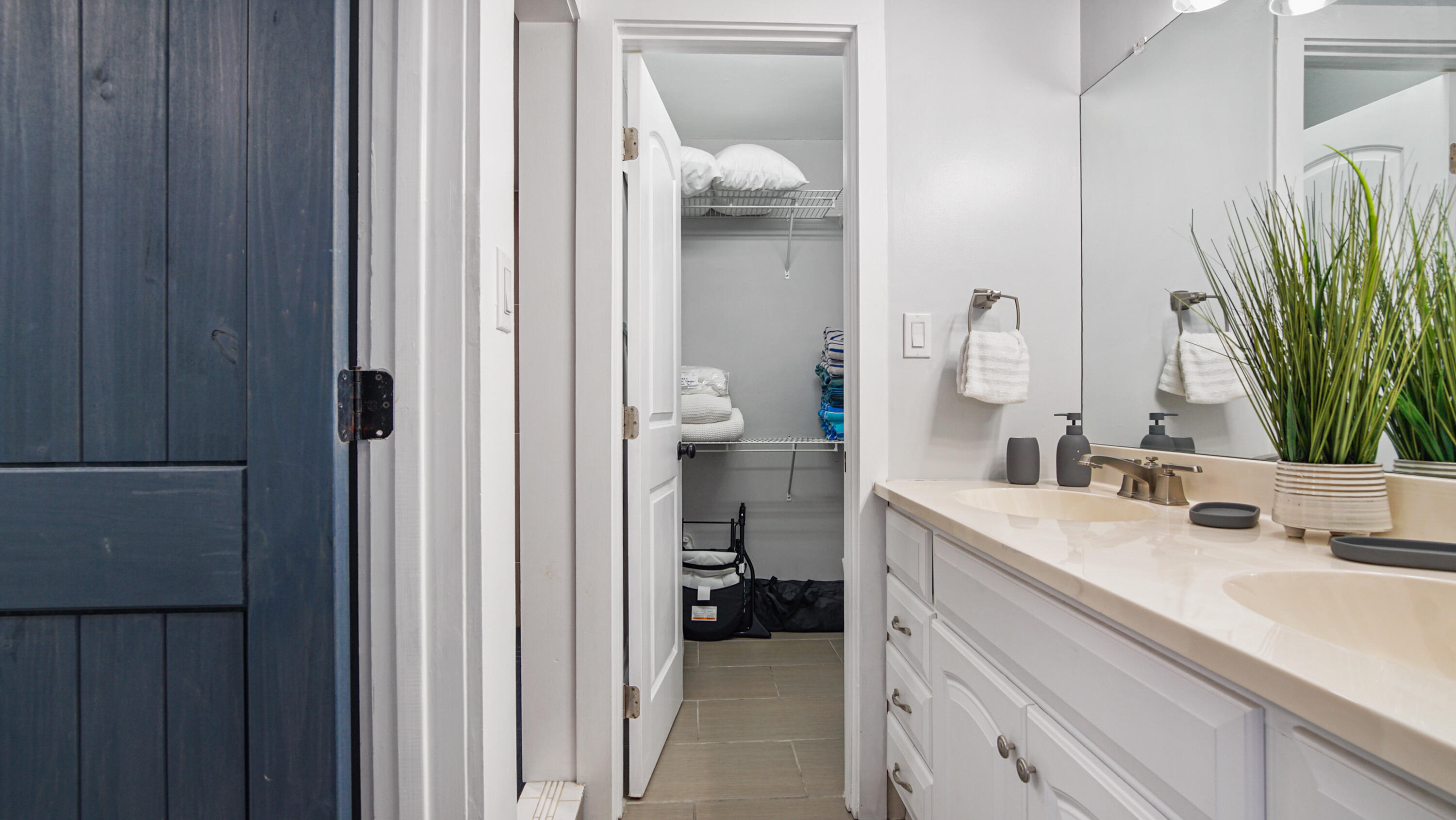 AQUAVISTA CONDO - Residential