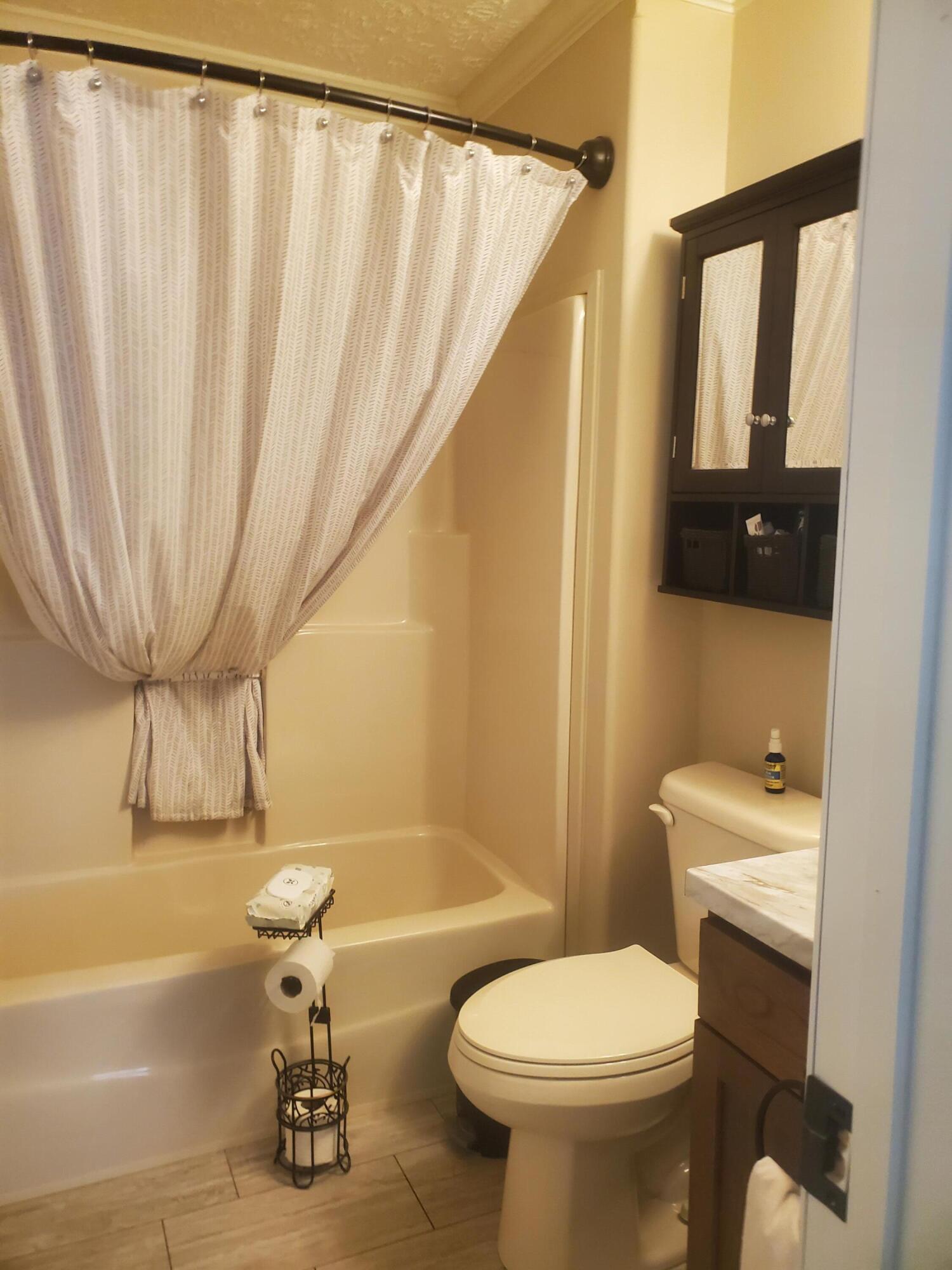 Juniper Lake estates unit 6 of Oakwood Hills S/D - Residential