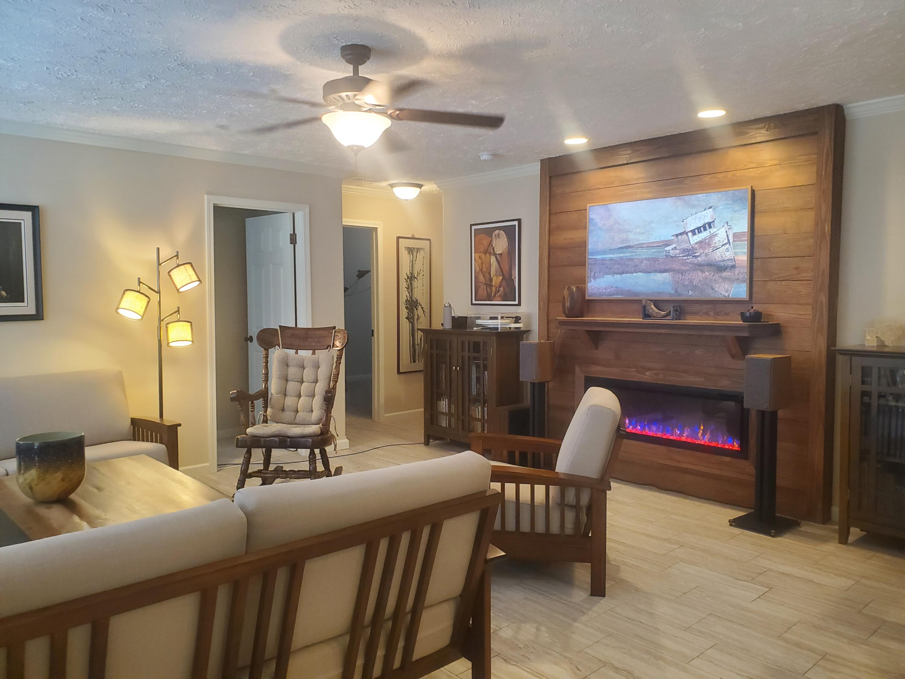 Juniper Lake estates unit 6 of Oakwood Hills S/D - Residential