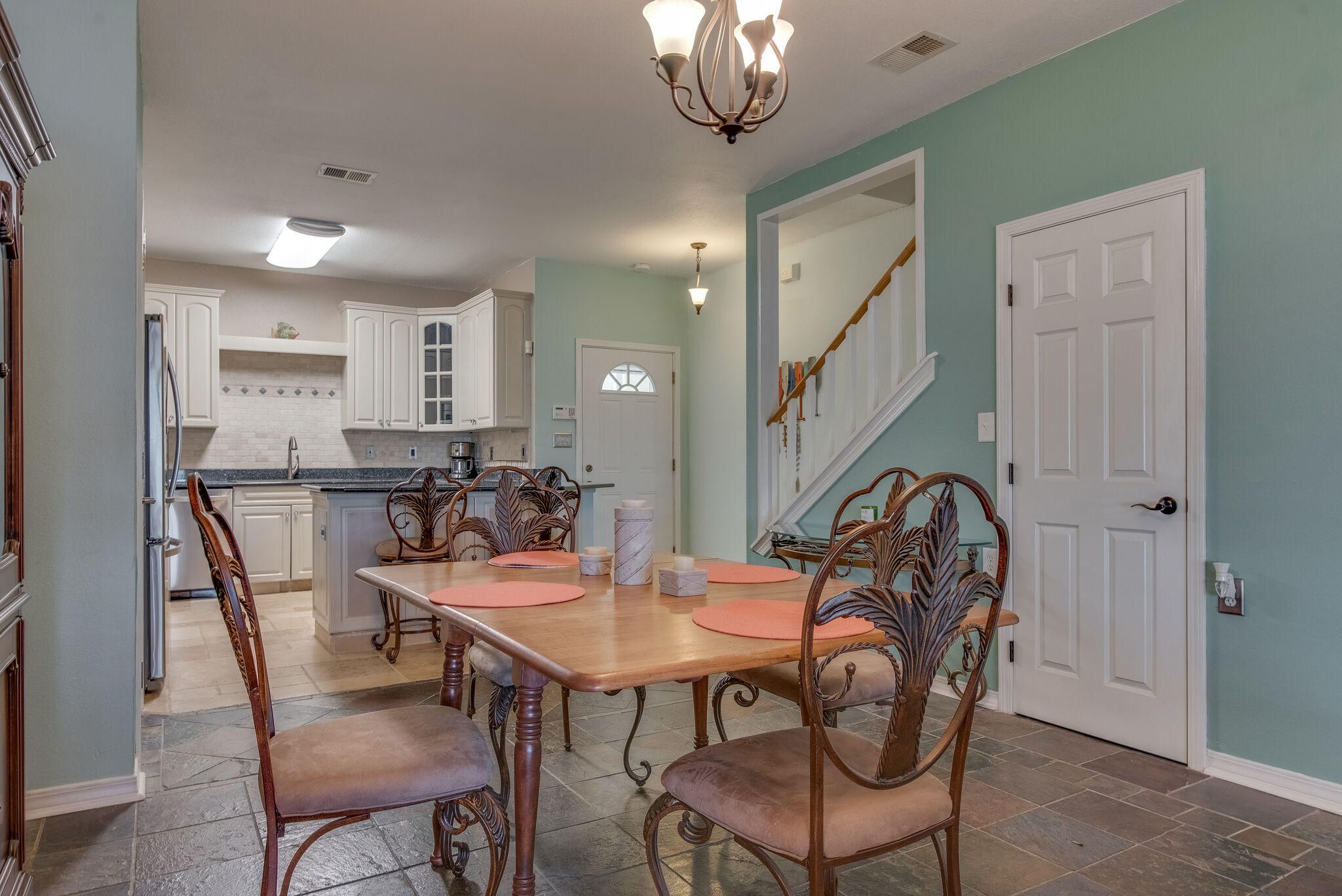 HIDDEN BAY VILLAGE - Residential