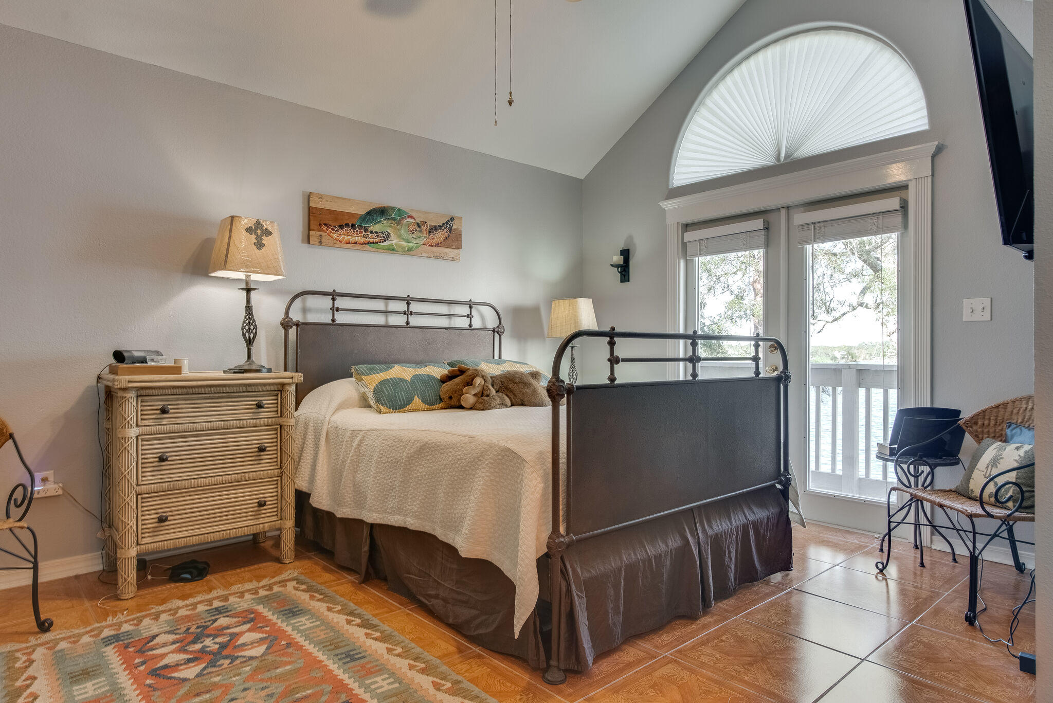 HIDDEN BAY VILLAGE - Residential