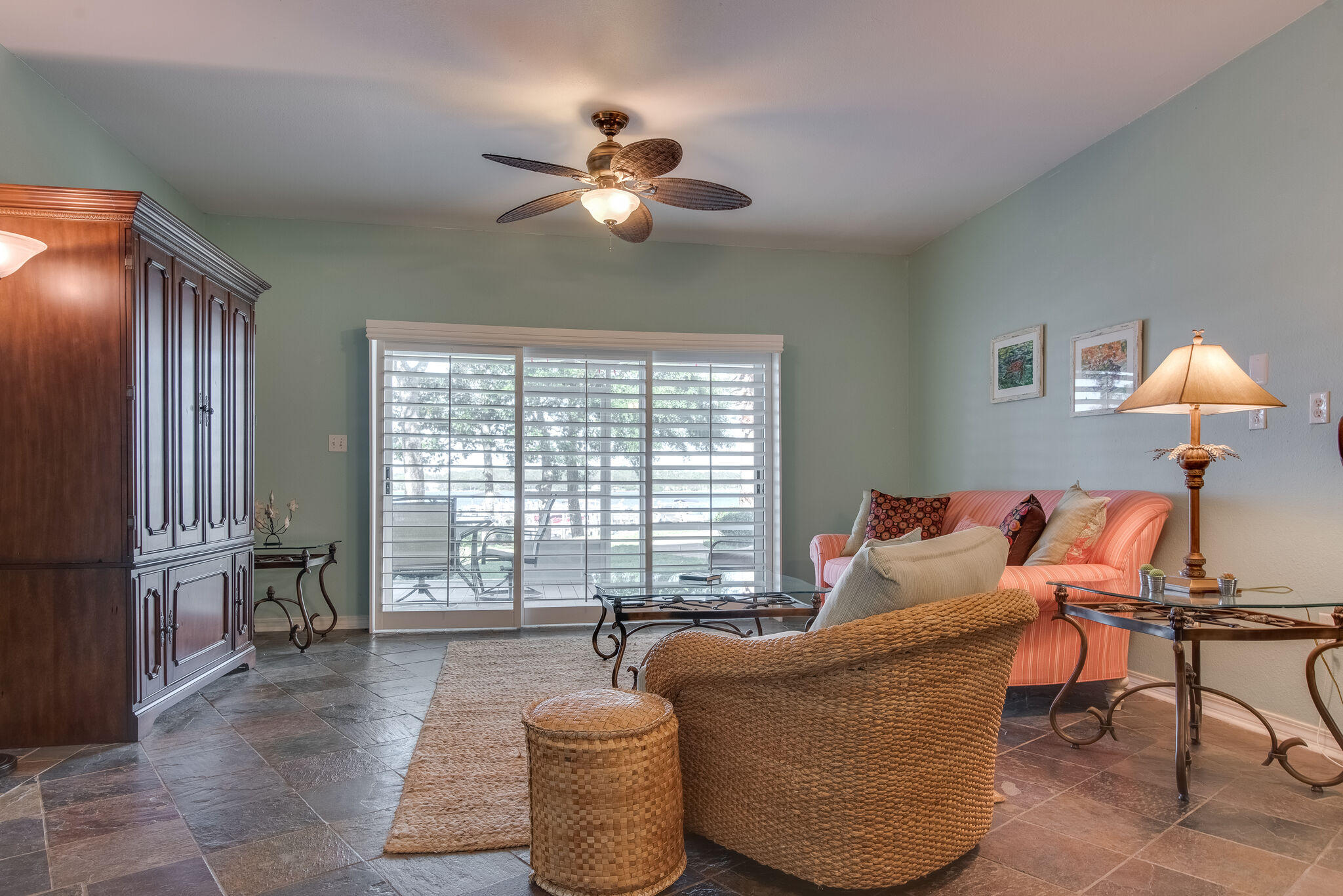 HIDDEN BAY VILLAGE - Residential