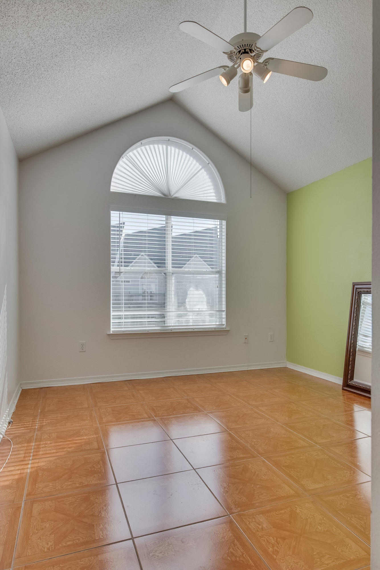 HIDDEN BAY VILLAGE - Residential