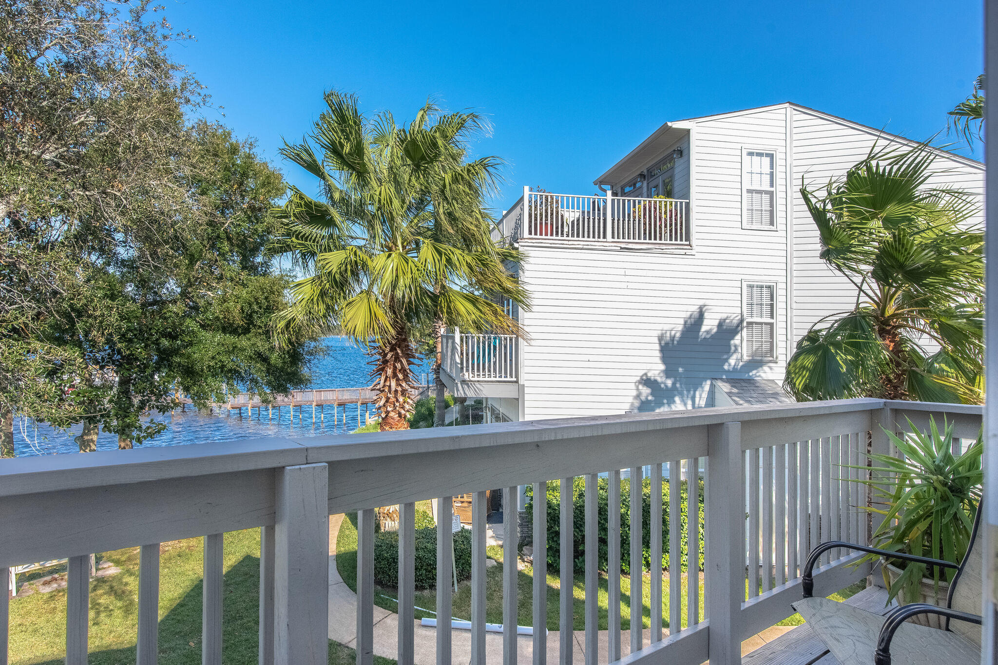 HIDDEN BAY VILLAGE - Residential