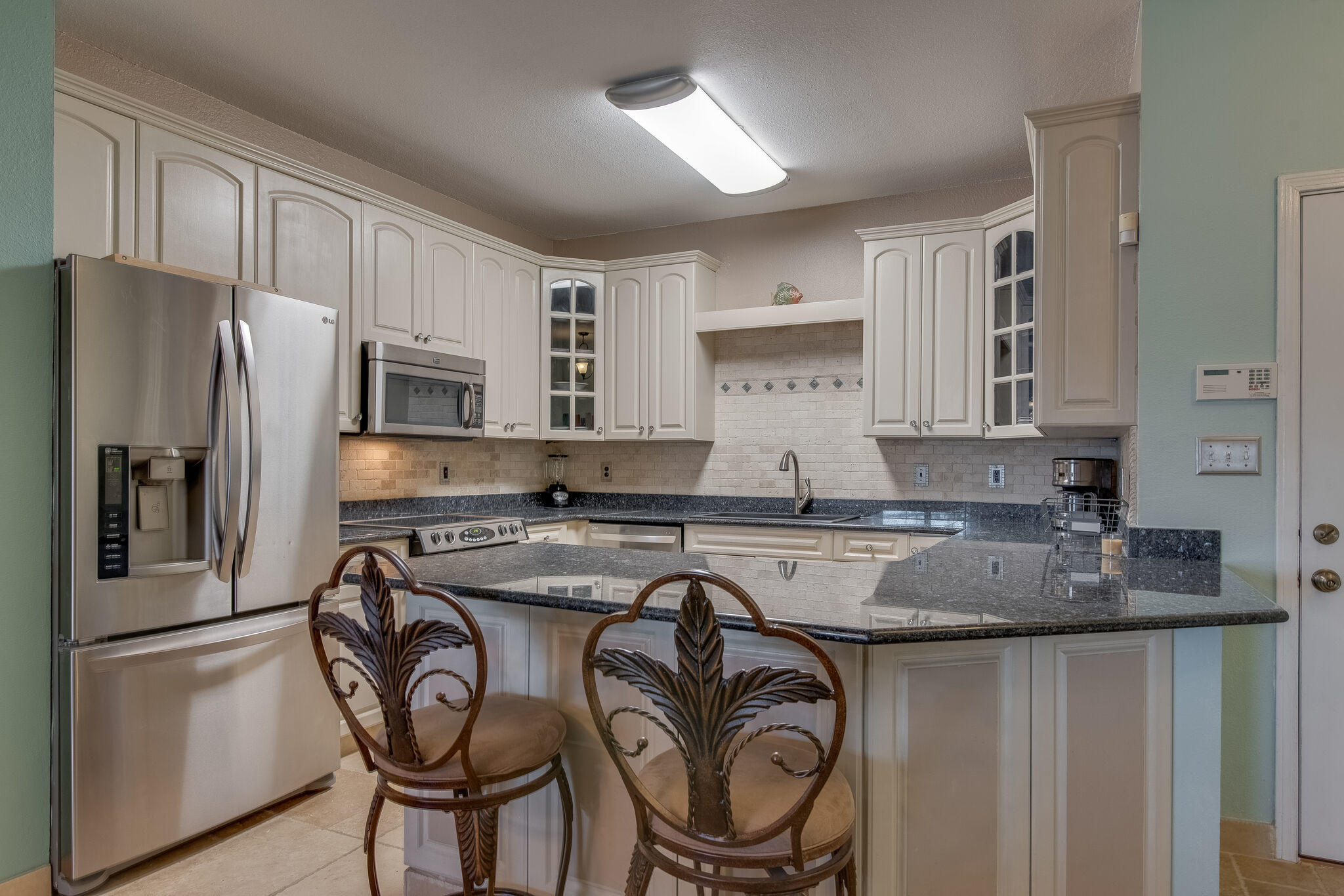 HIDDEN BAY VILLAGE - Residential