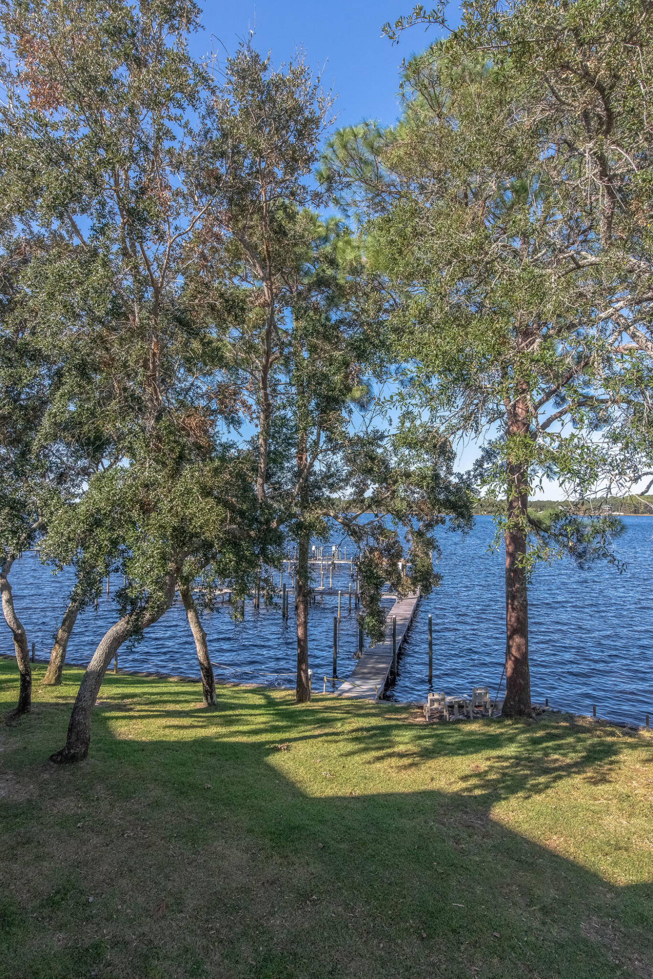 HIDDEN BAY VILLAGE - Residential